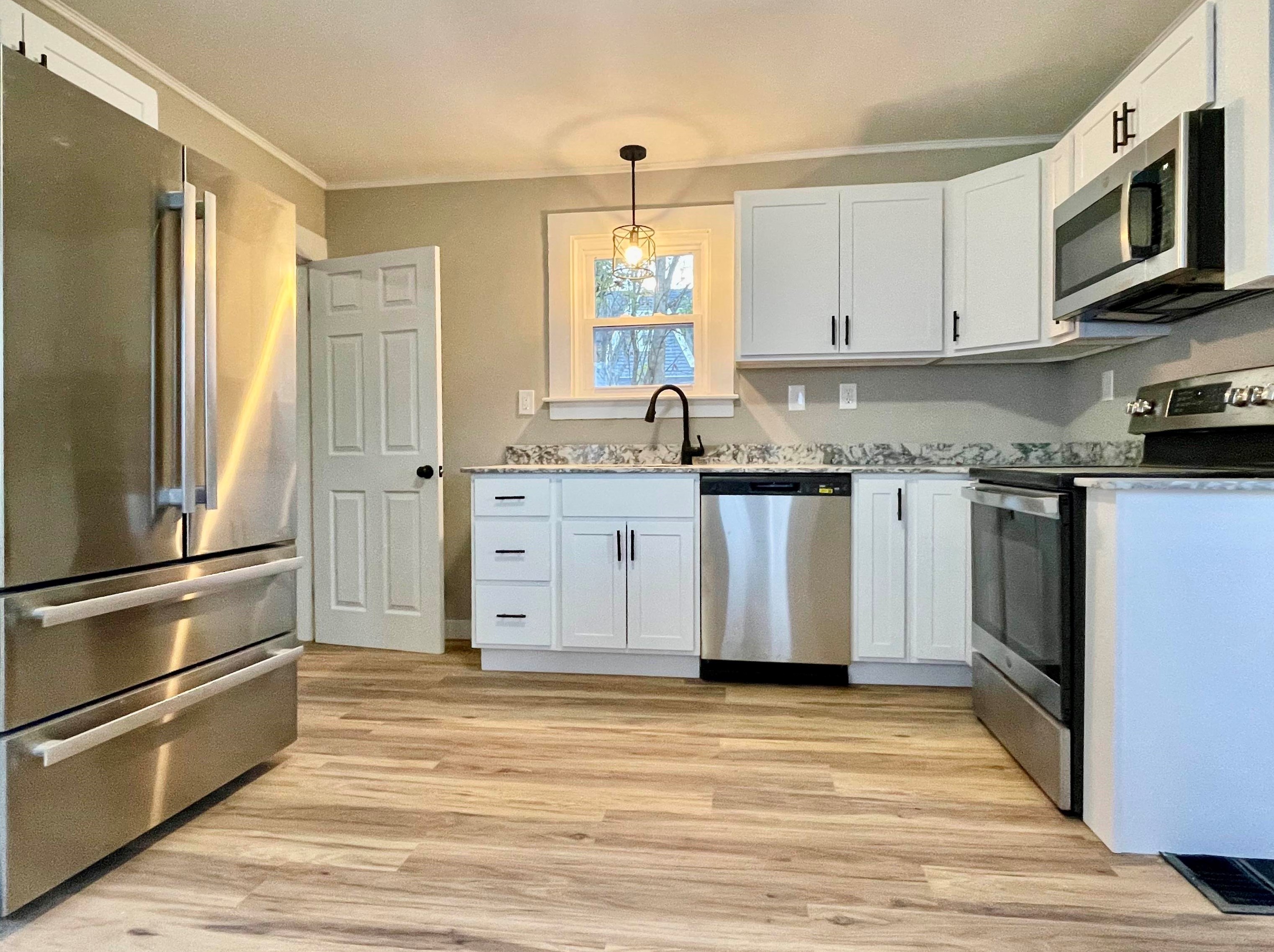 22 Chestnut St, Tilton, NH 03276