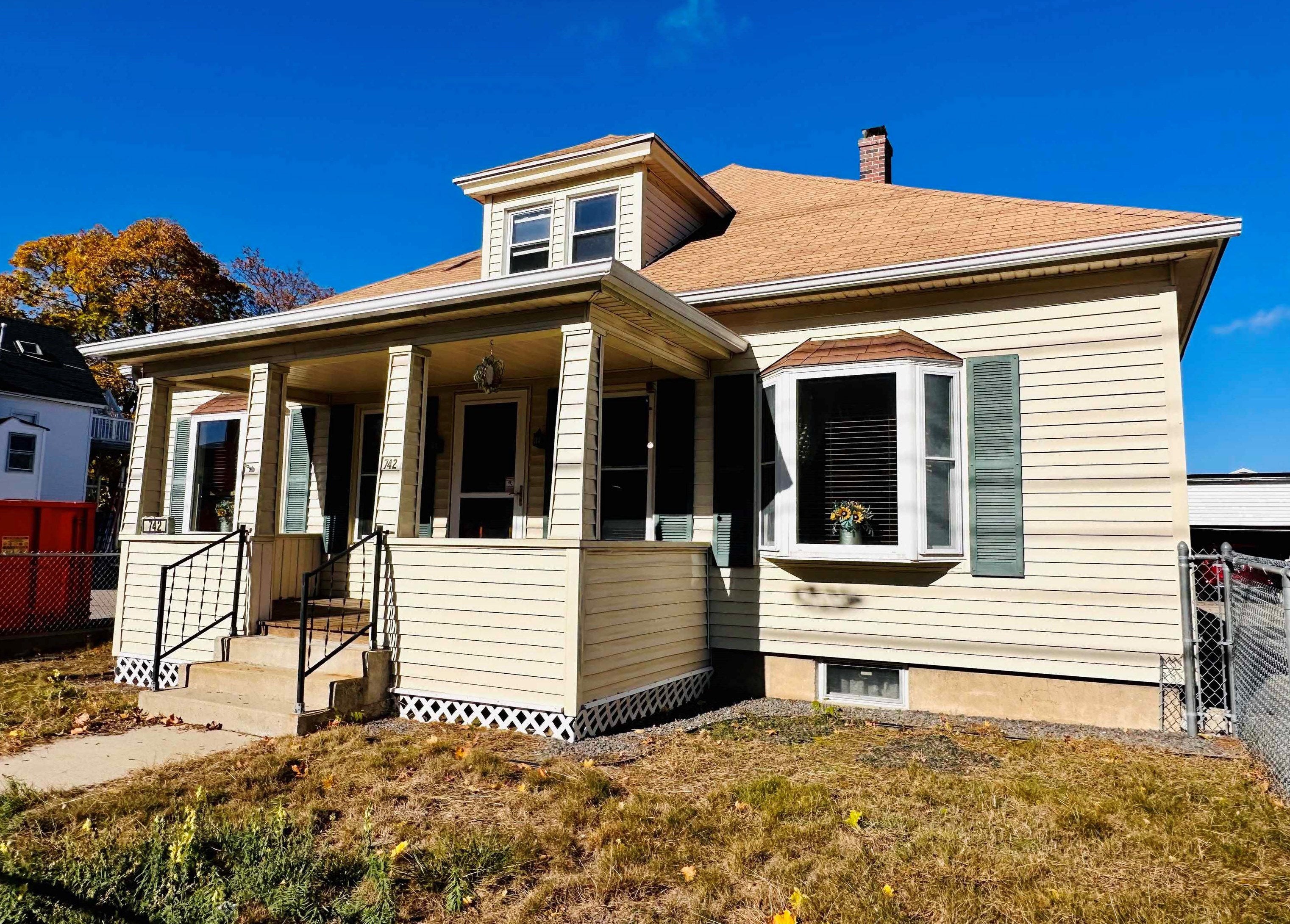 742 Somerville St, Manchester, NH 03103