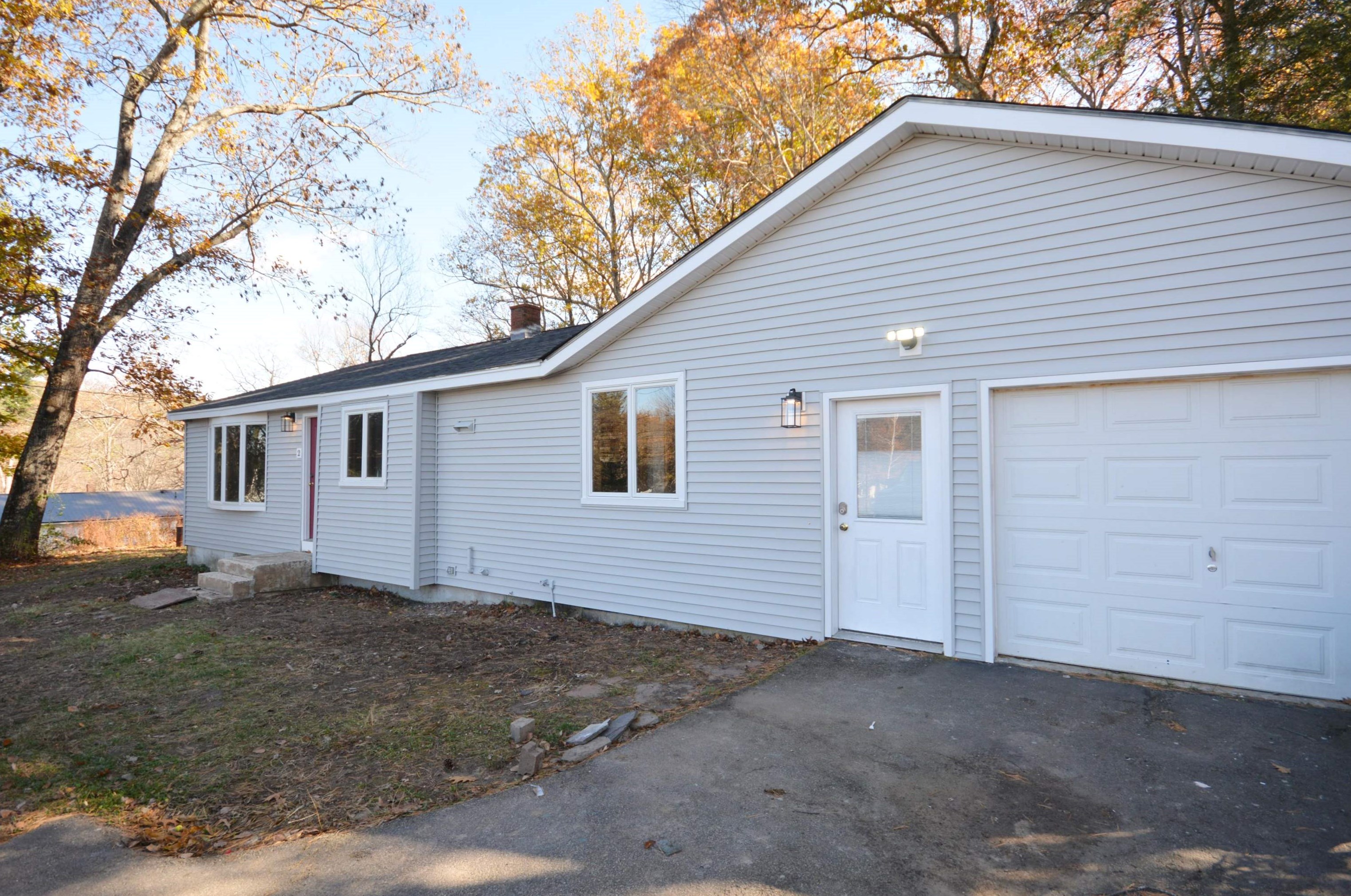 2 James St, Derry, NH 03038
