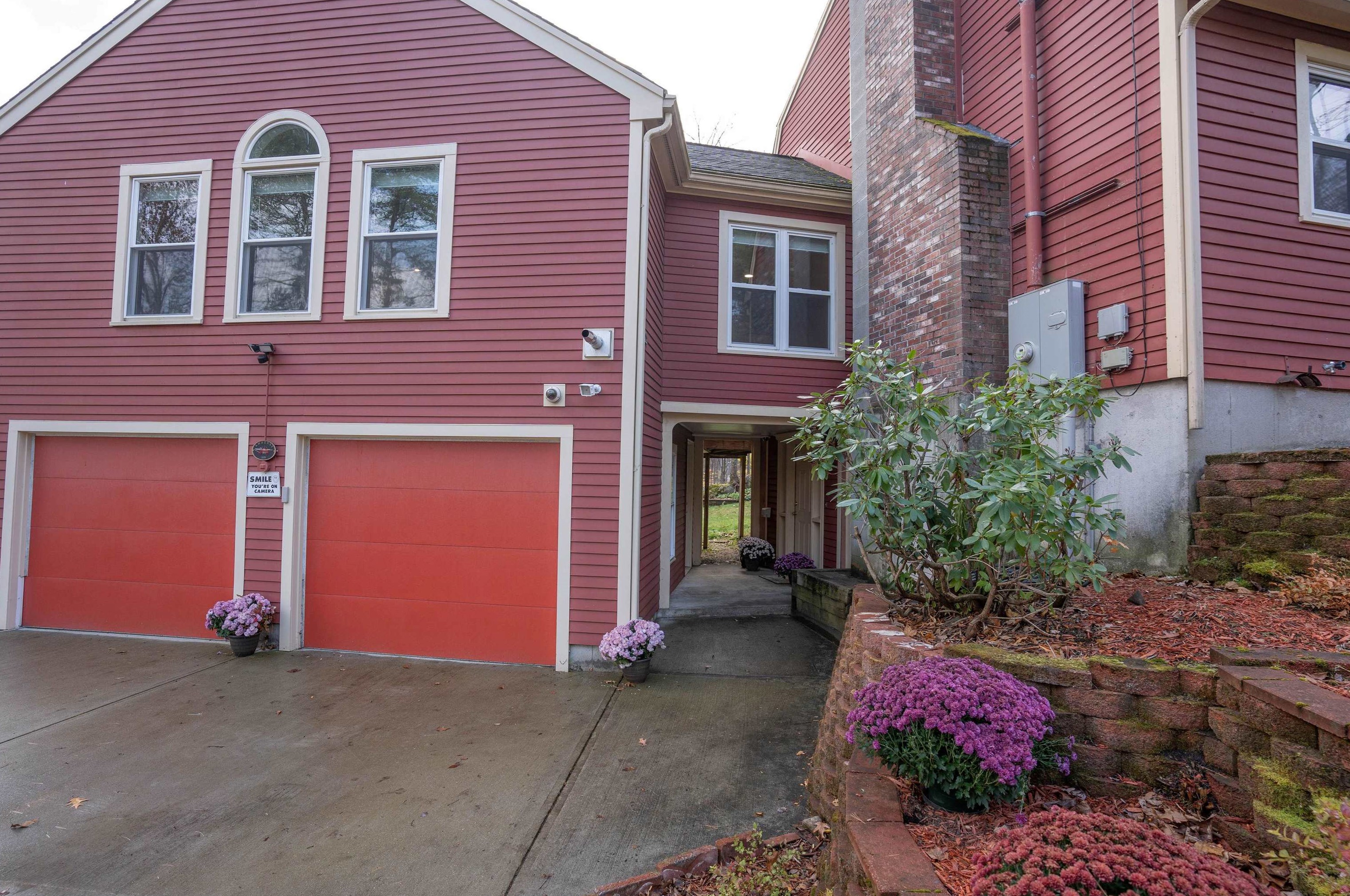 10 Ponemah Hill Rd, Amherst, NH 03031