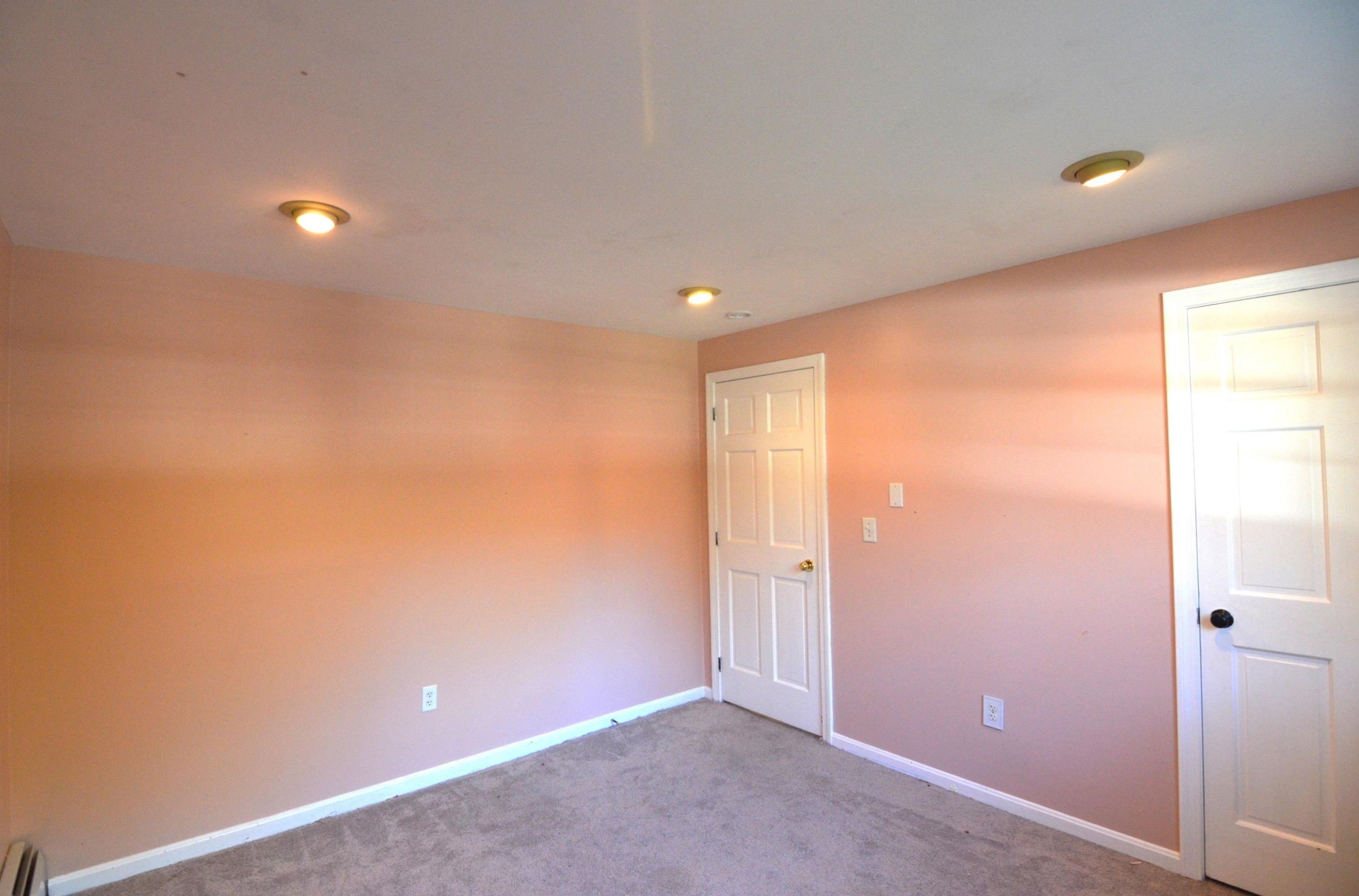 8 Clay St, Merrimack NH  03054-3248 exterior