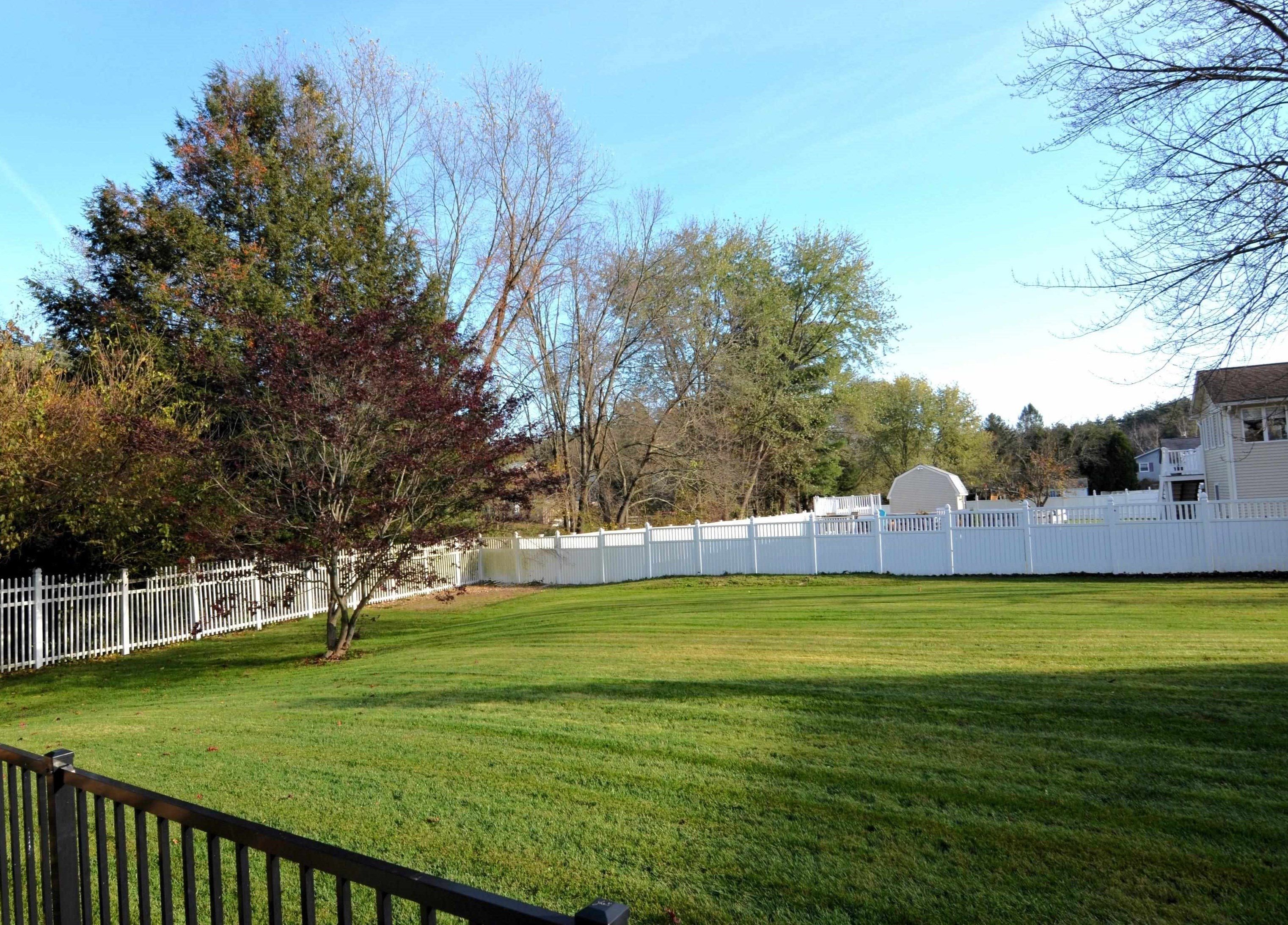 8 Clay St, Merrimack NH  03054-3248 exterior