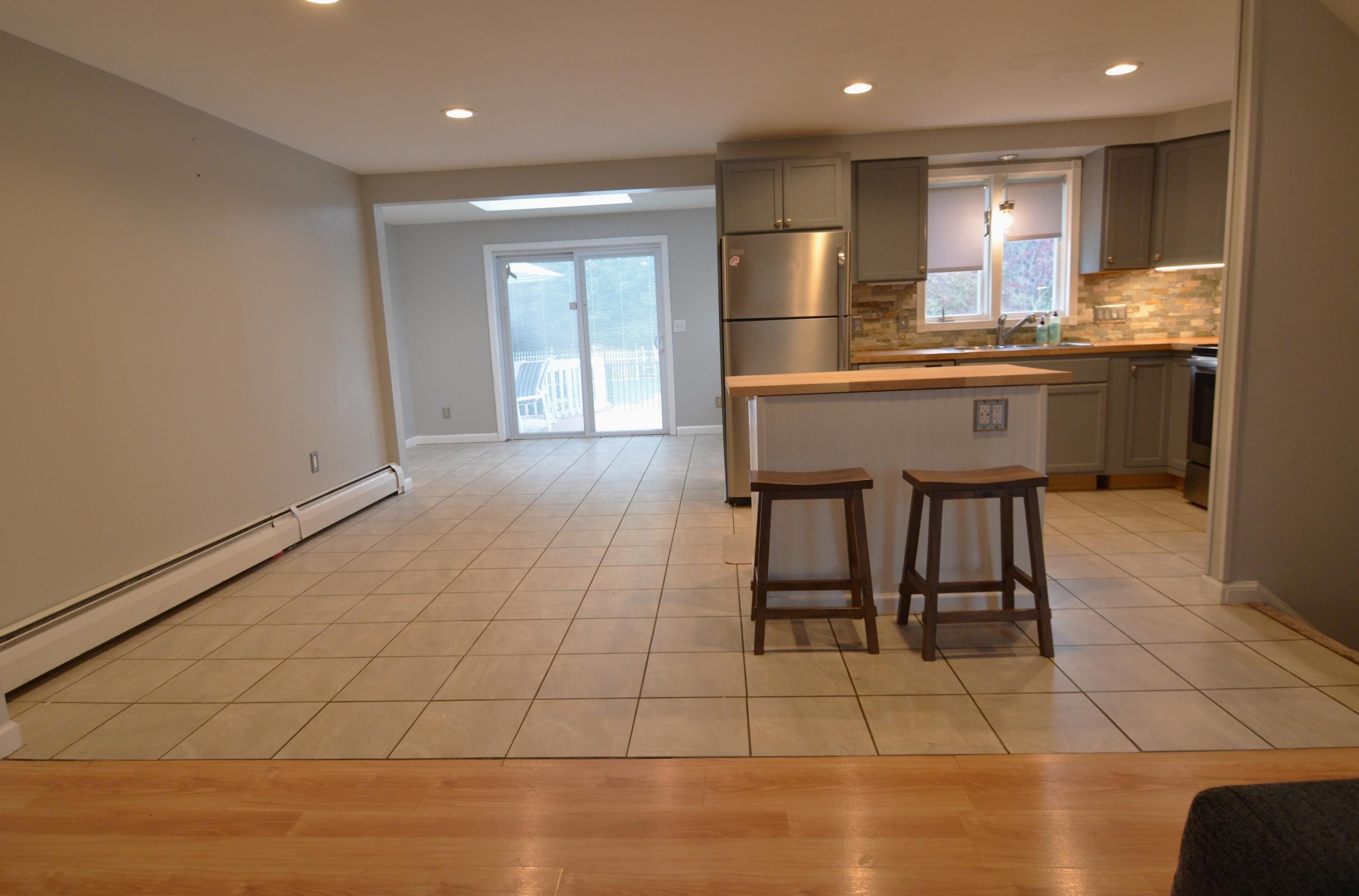 8 Clay St, Merrimack NH  03054-3248 exterior