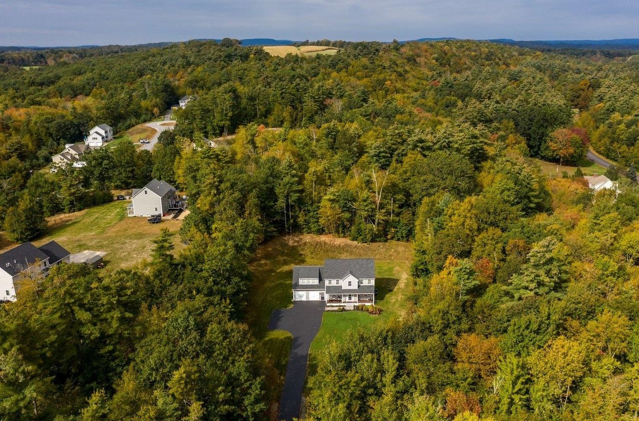 122 N River Rd, Epping, NH 03042