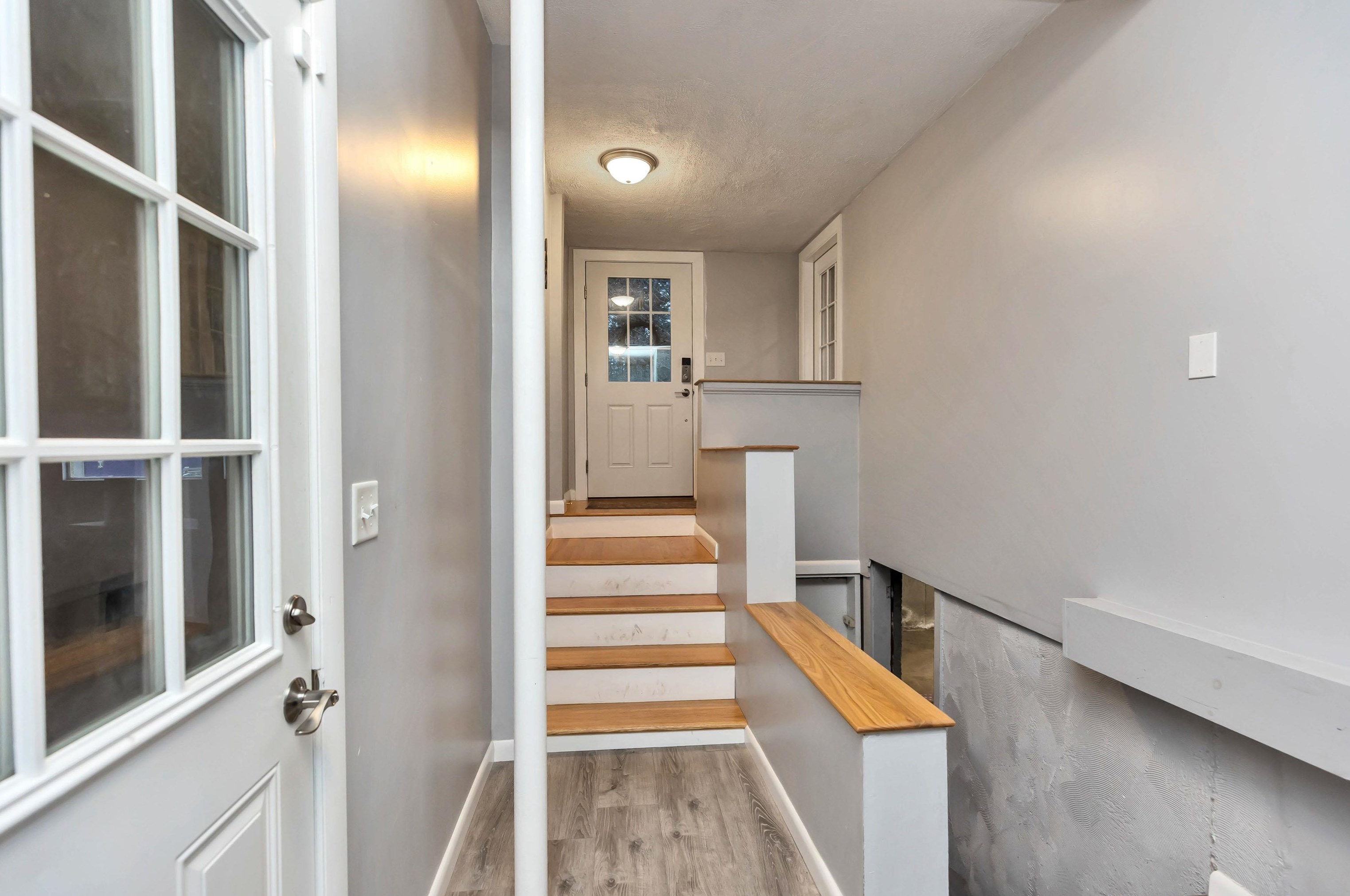 34 Sebbins Pond Dr, Manchester NH  03110-6630 exterior