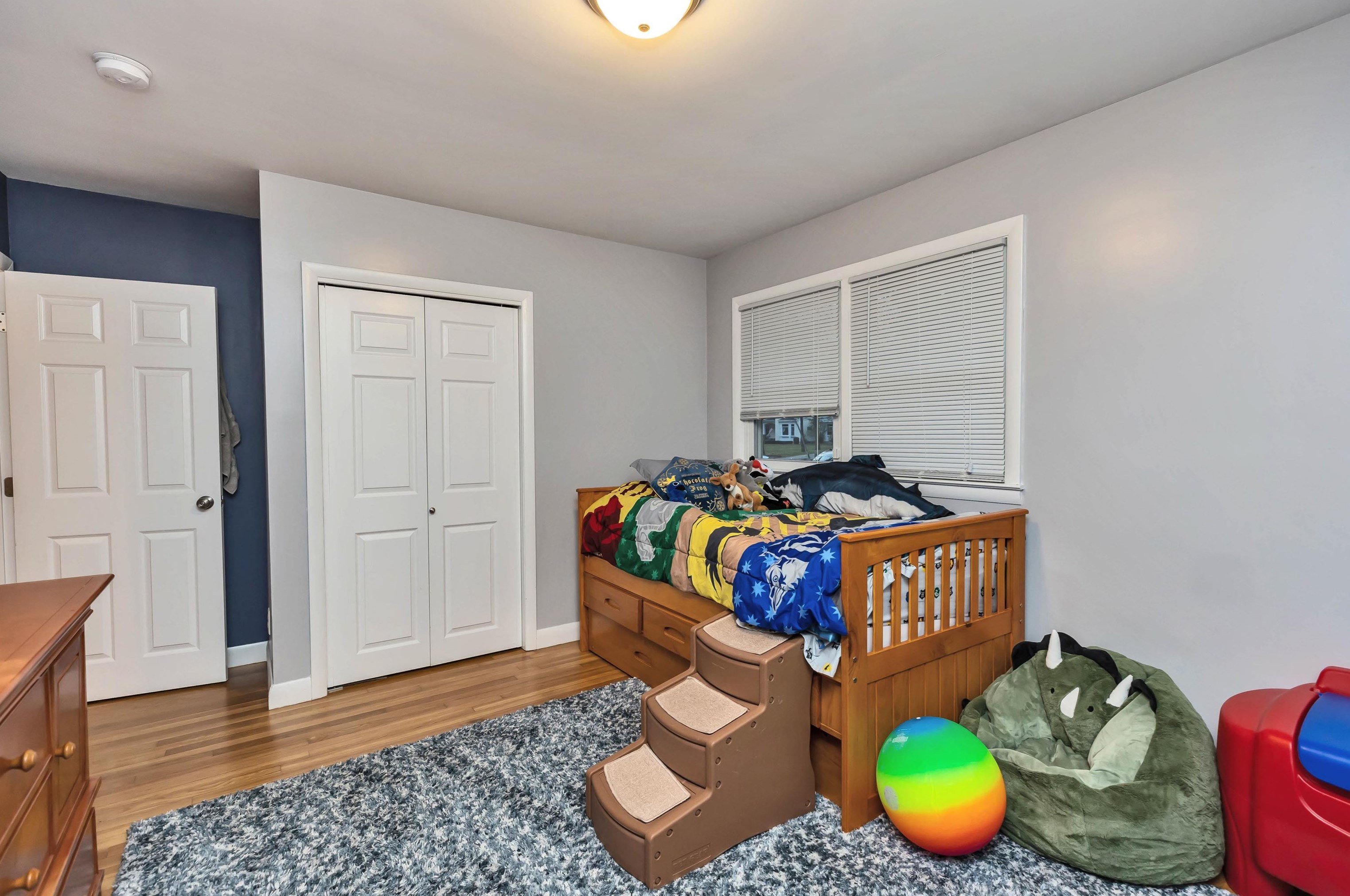 34 Sebbins Pond Dr, Manchester NH  03110-6630 exterior