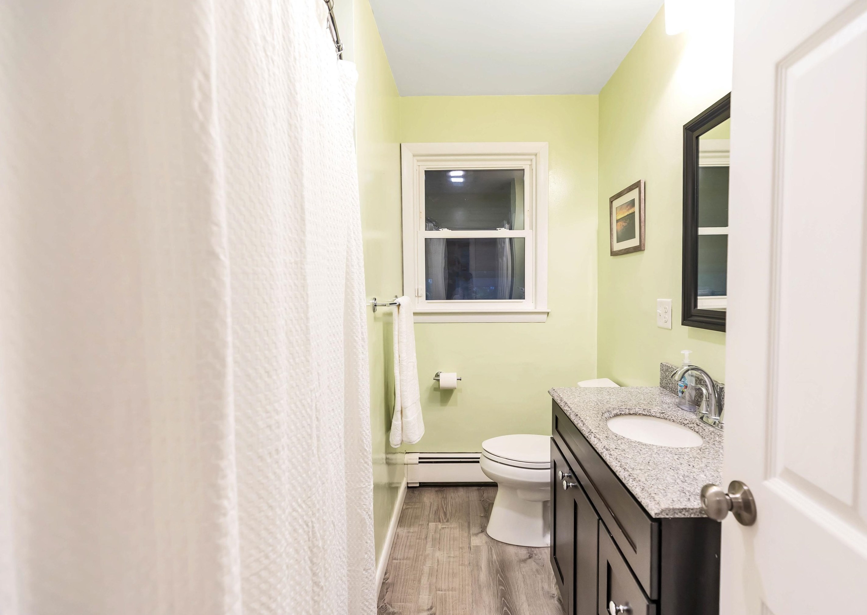 34 Sebbins Pond Dr, Manchester NH  03110-6630 exterior