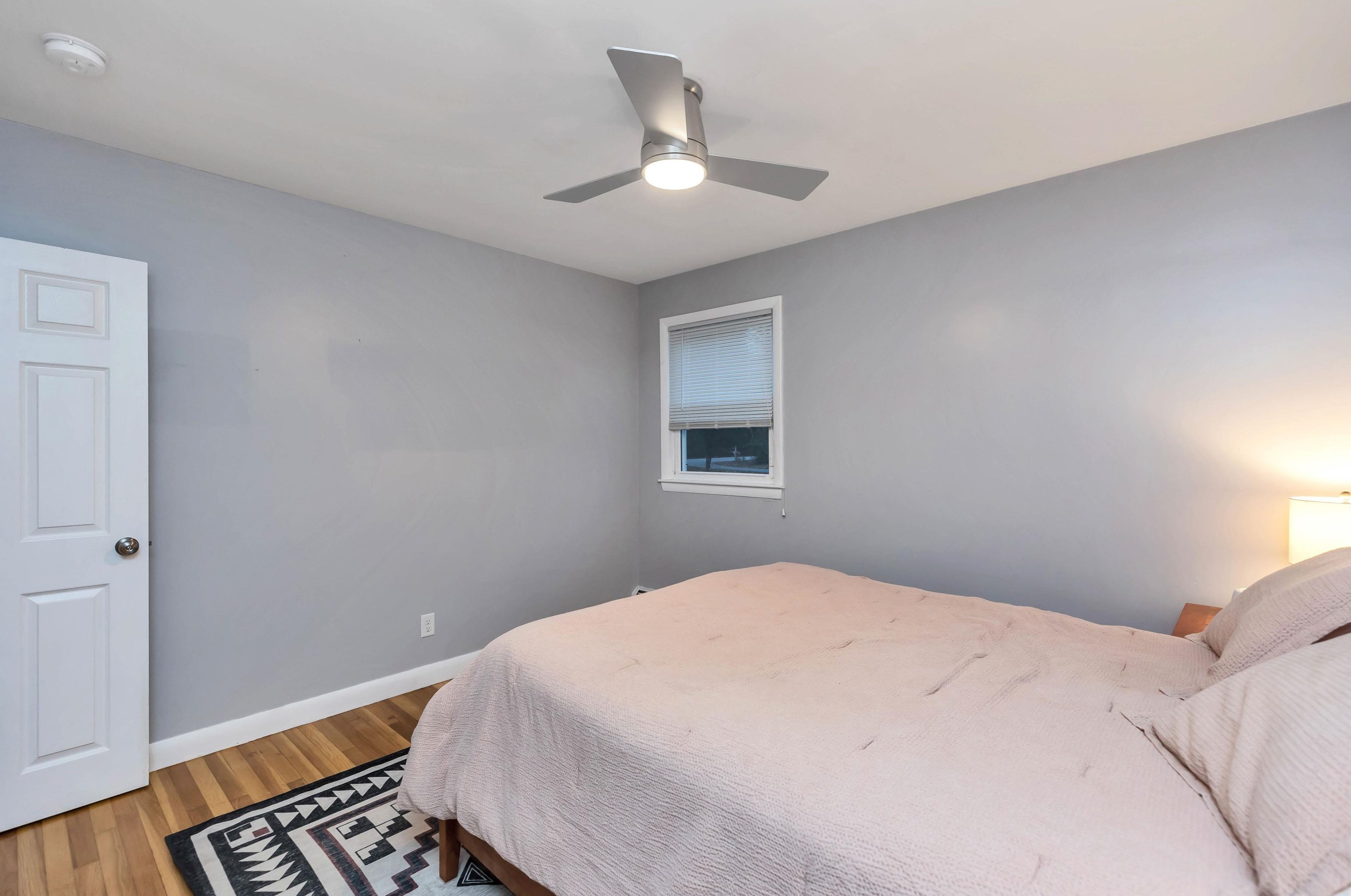 34 Sebbins Pond Dr, Manchester NH  03110-6630 exterior