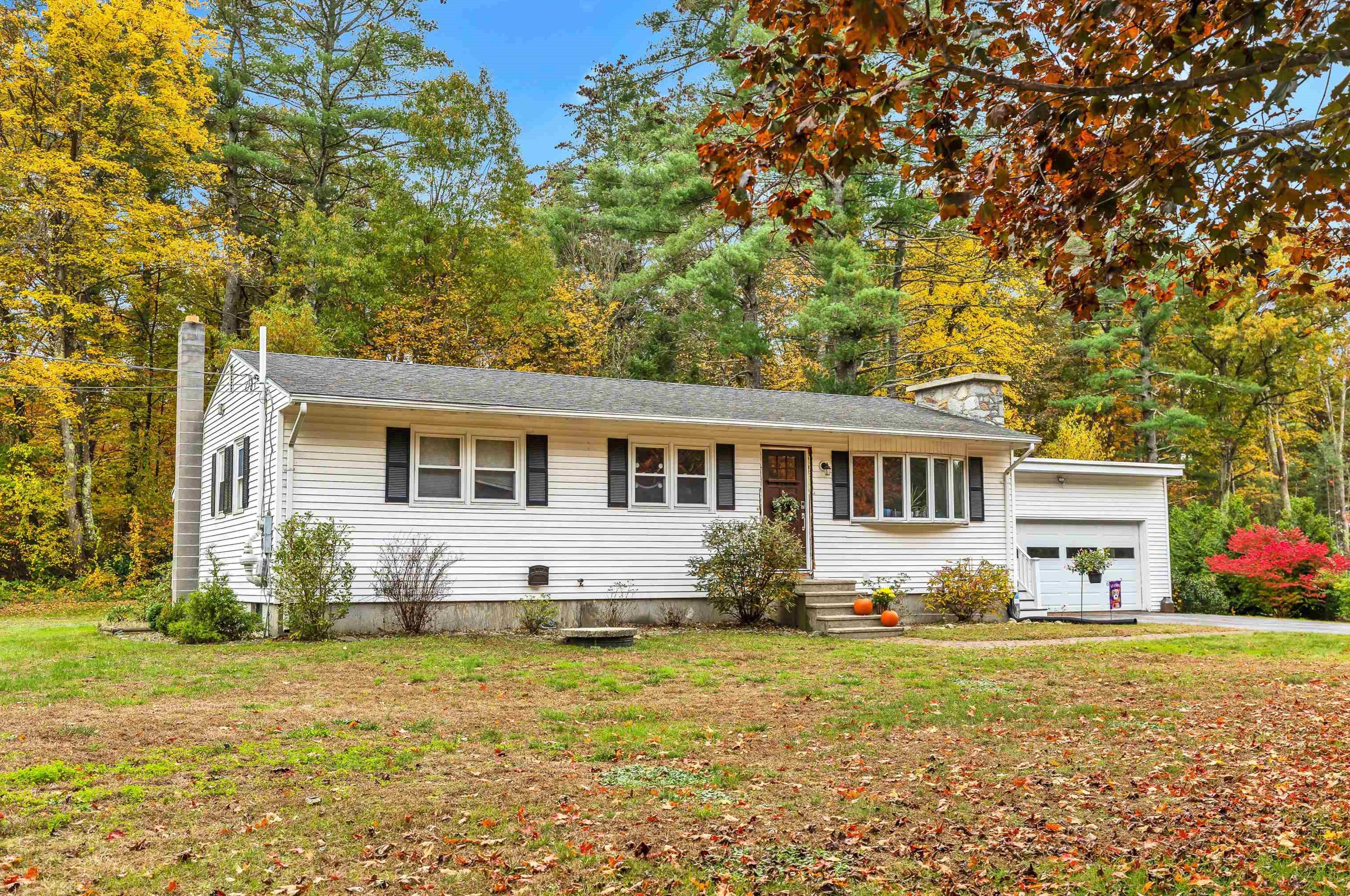 34 Sebbins Pond Dr, Manchester NH  03110-6630 exterior