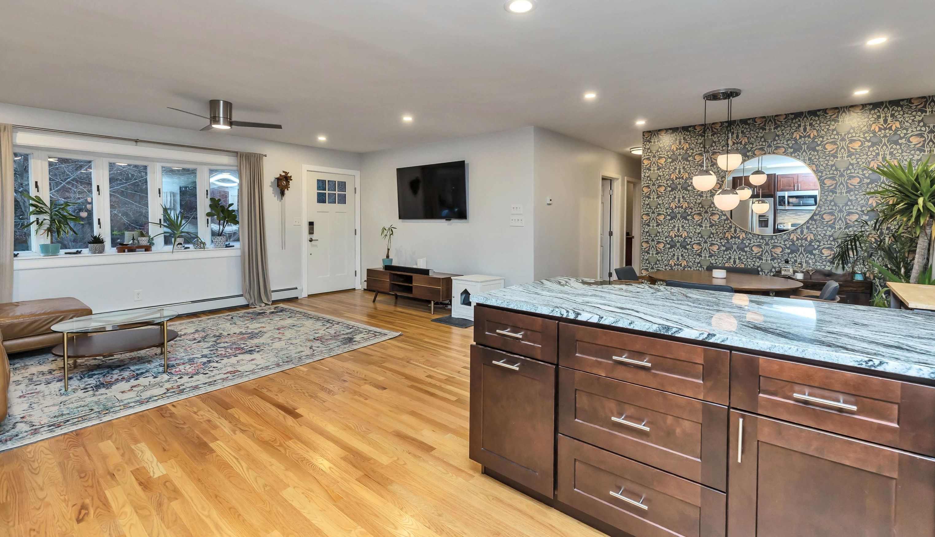 34 Sebbins Pond Dr, Manchester NH  03110-6630 exterior
