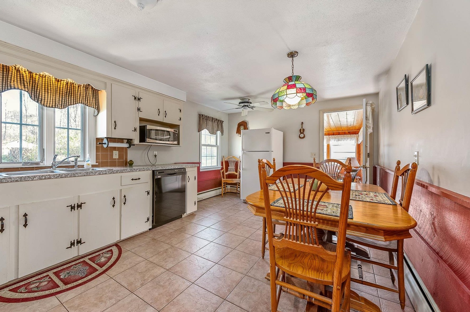 7 Dauntless Ln, Plaistow, NH 03865