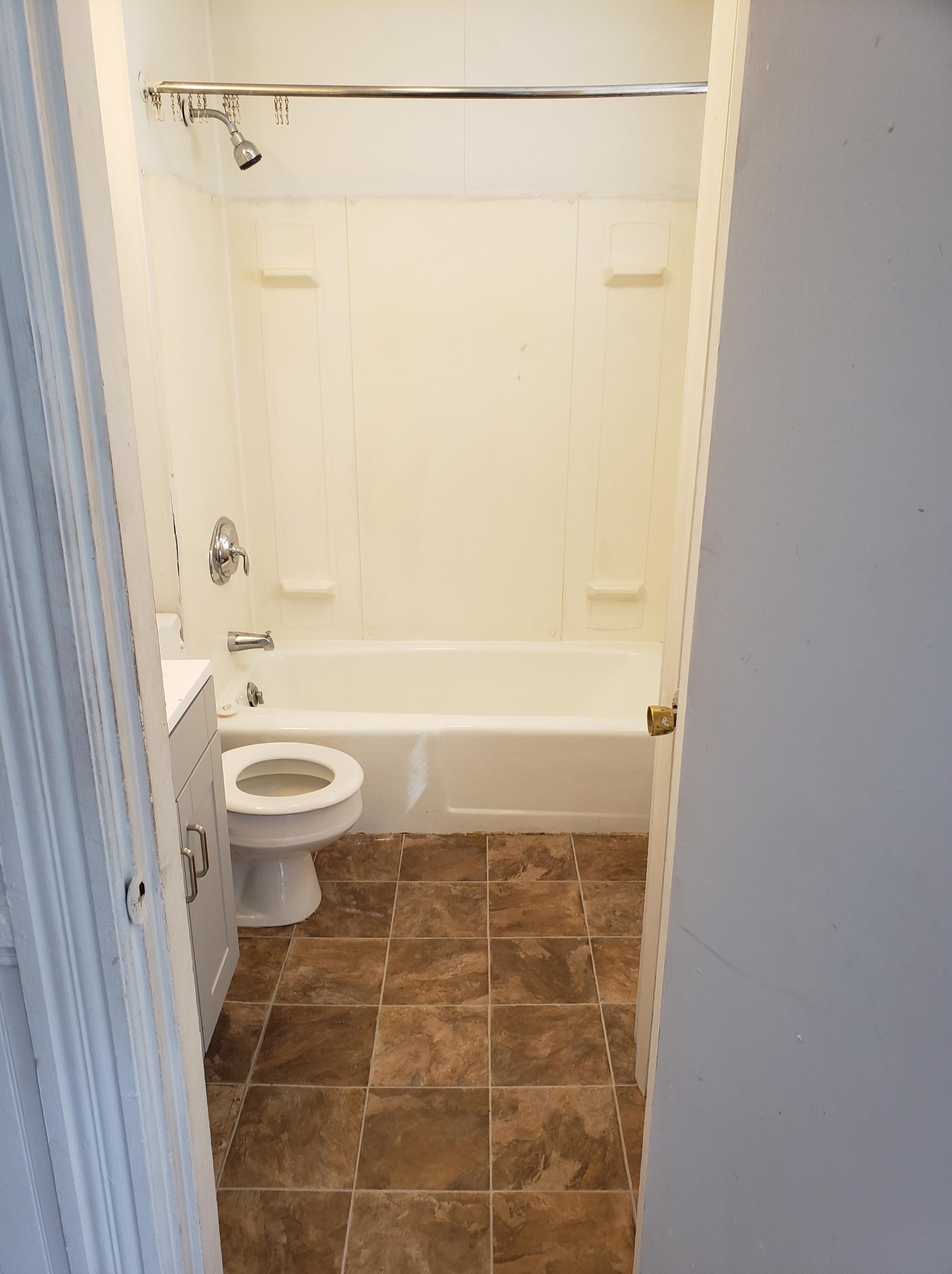 114 Jewett St, Manchester NH 03103-3515 exterior