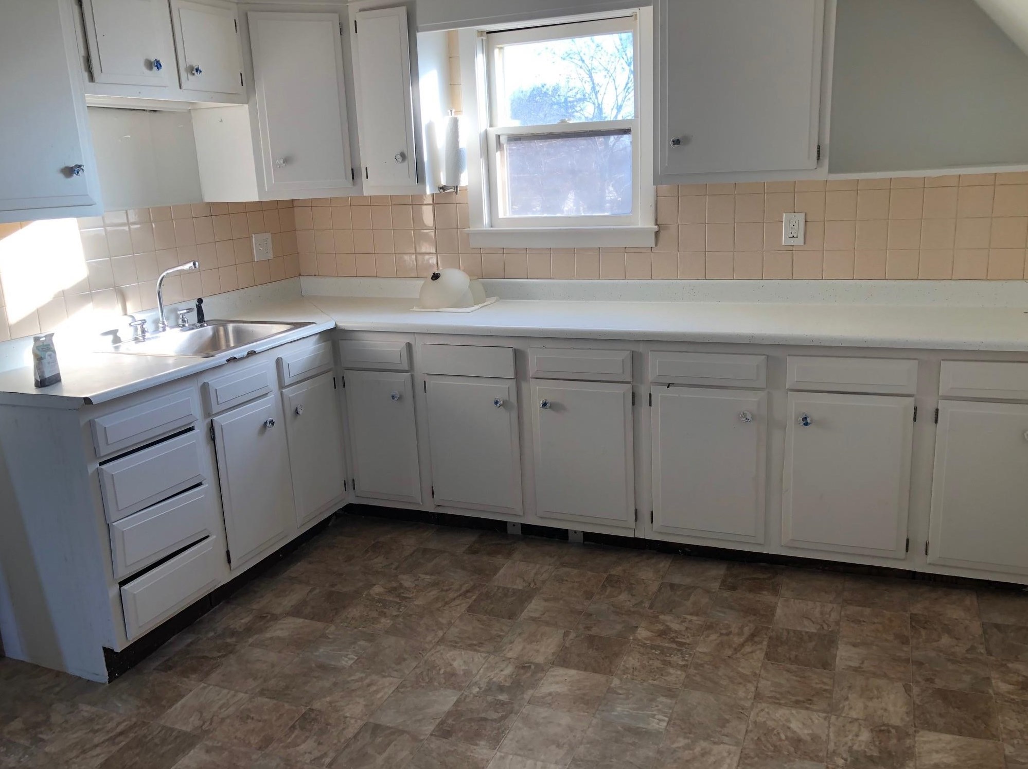 114 Jewett St, Manchester NH 03103-3515 exterior