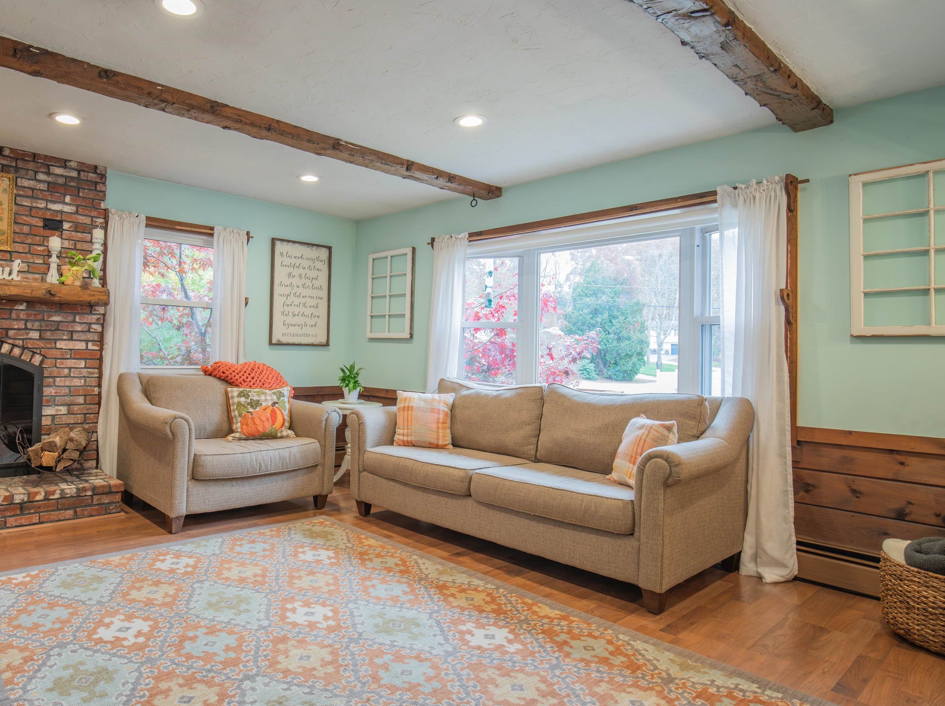 6 Kennedy Dr, Manchester NH  03110-5514 exterior