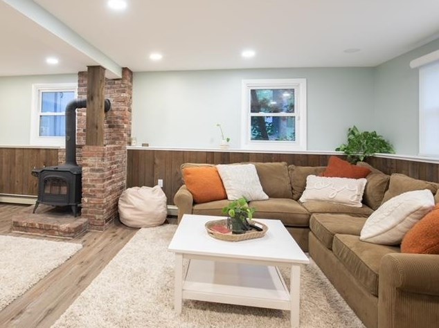 6 Kennedy Dr, Manchester NH  03110-5514 exterior