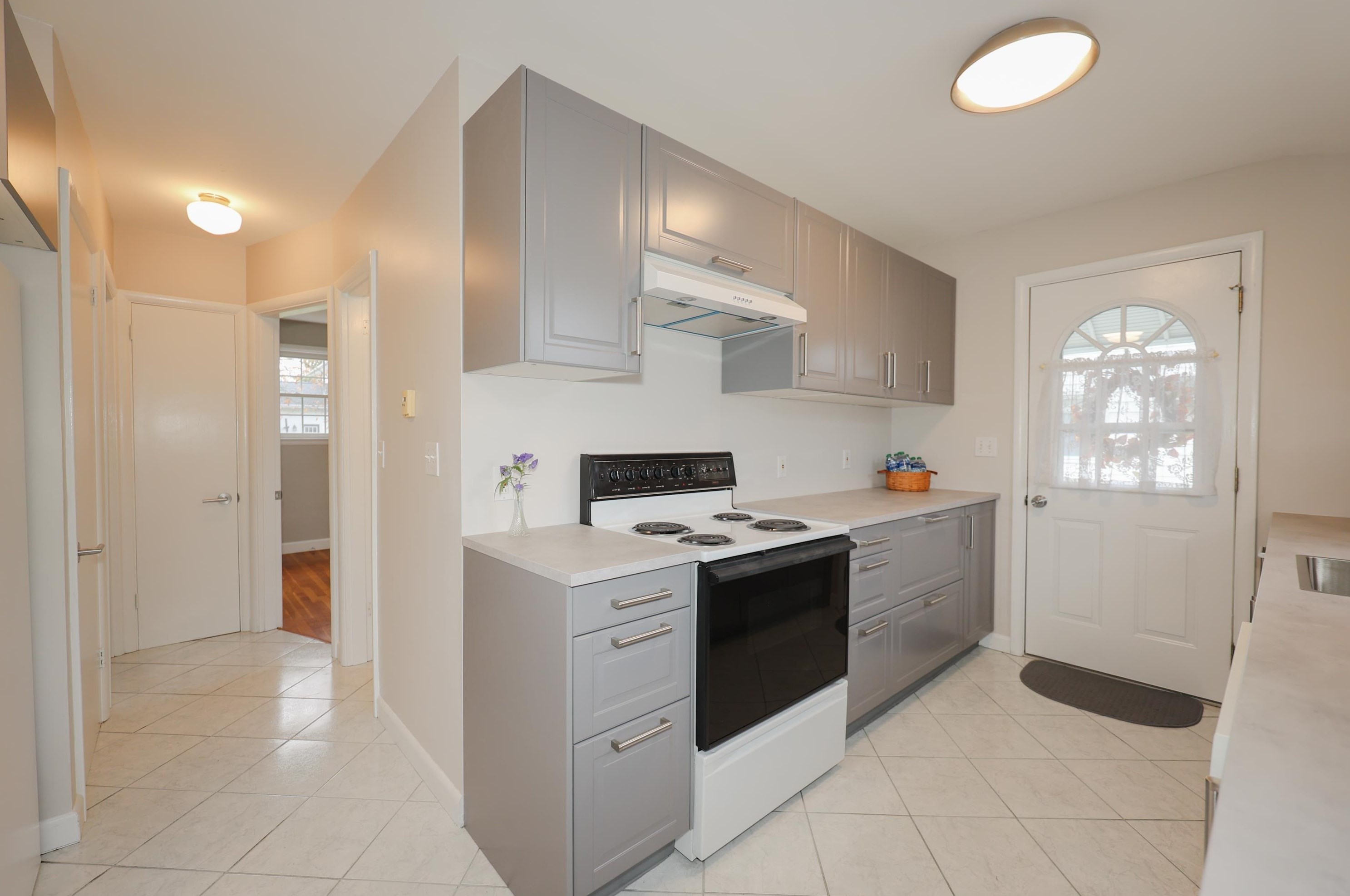 51 Celeste St, Manchester, NH 03103-3003