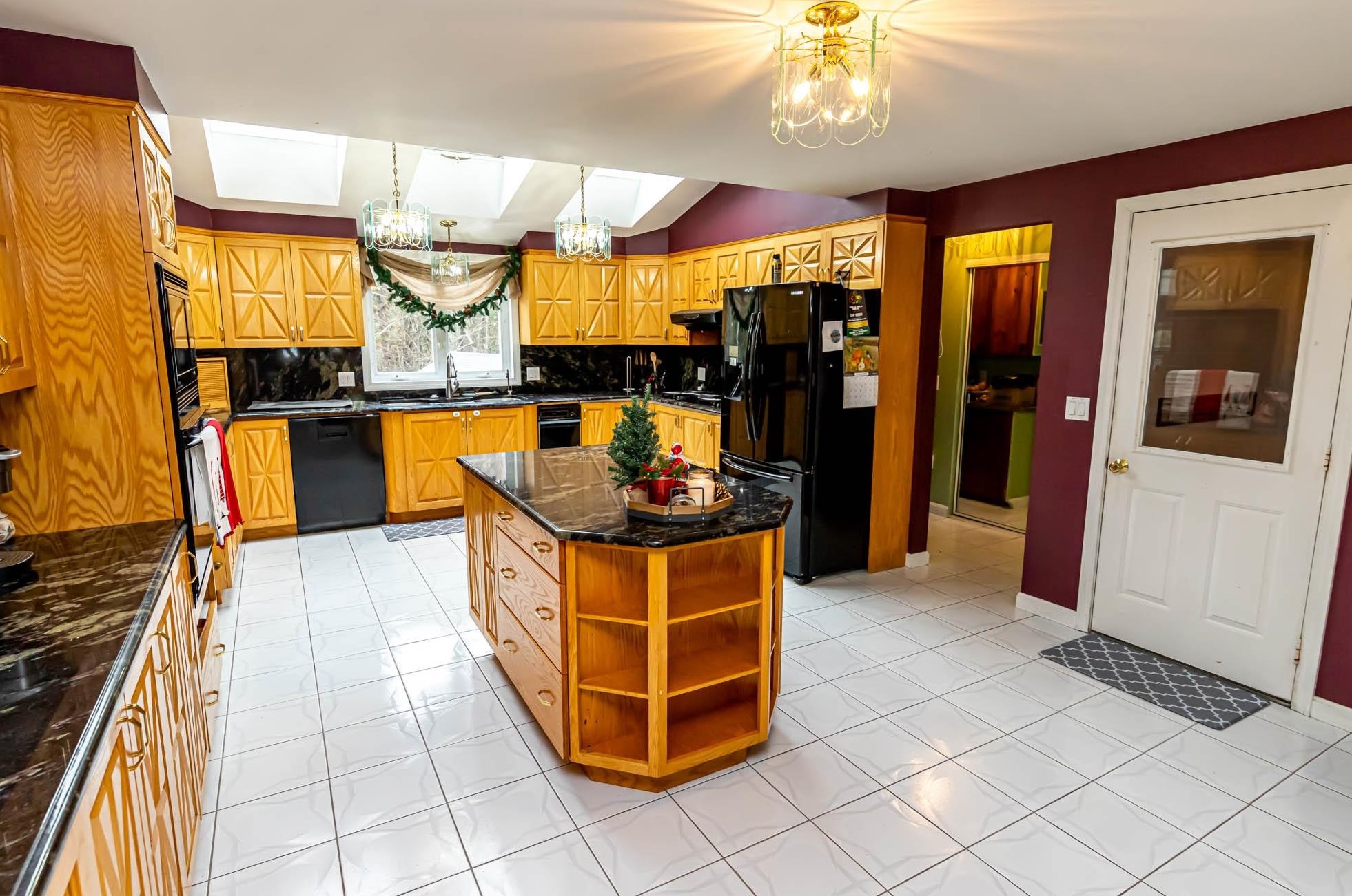 171 Highland St, Hudson NH  03051-3806 exterior