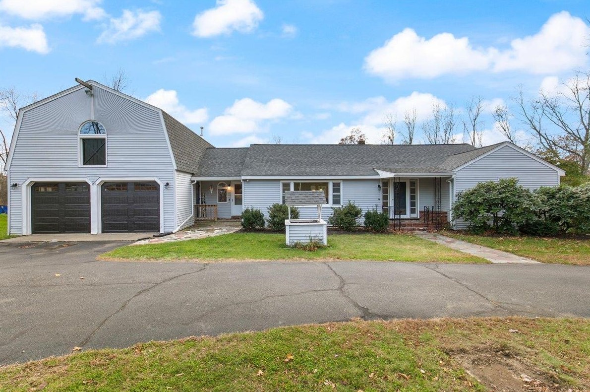 104 Old County Rd, Plaistow, NH 03865