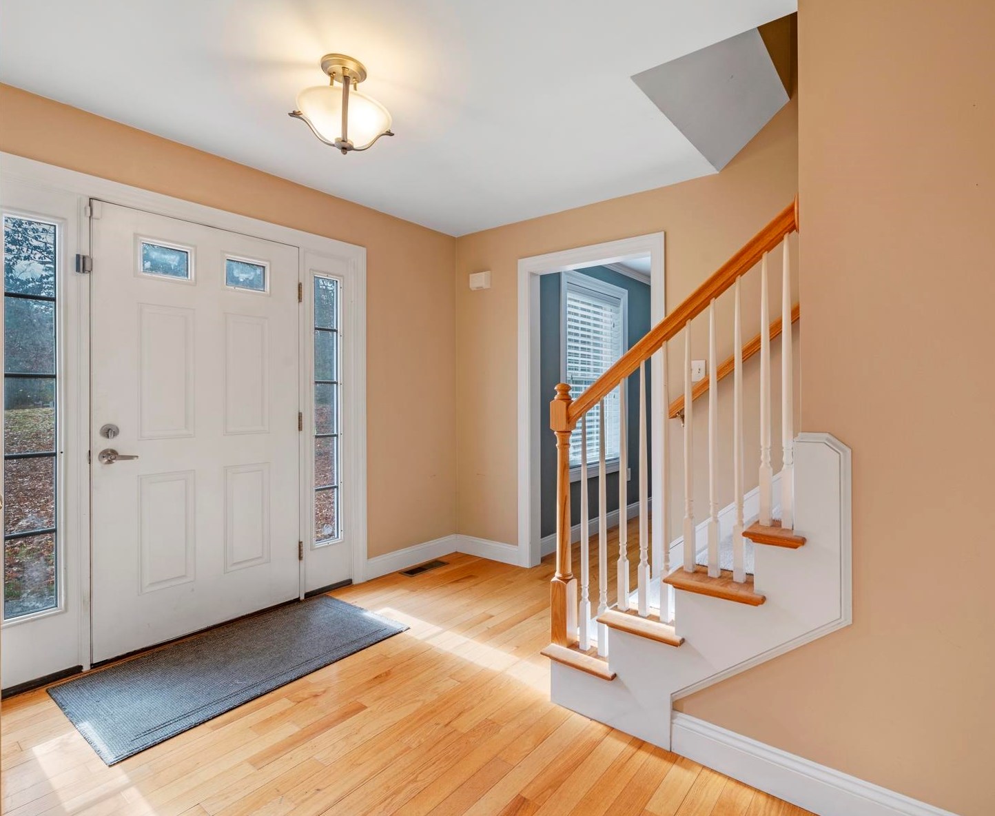 8 Squire Way, South Hampton, NH 03827