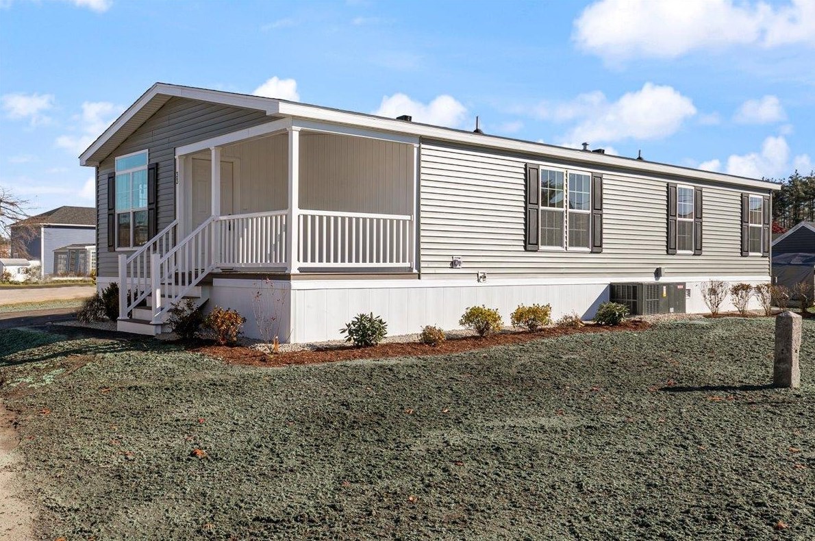 33 Hagop Rd, Salem, NH 03079