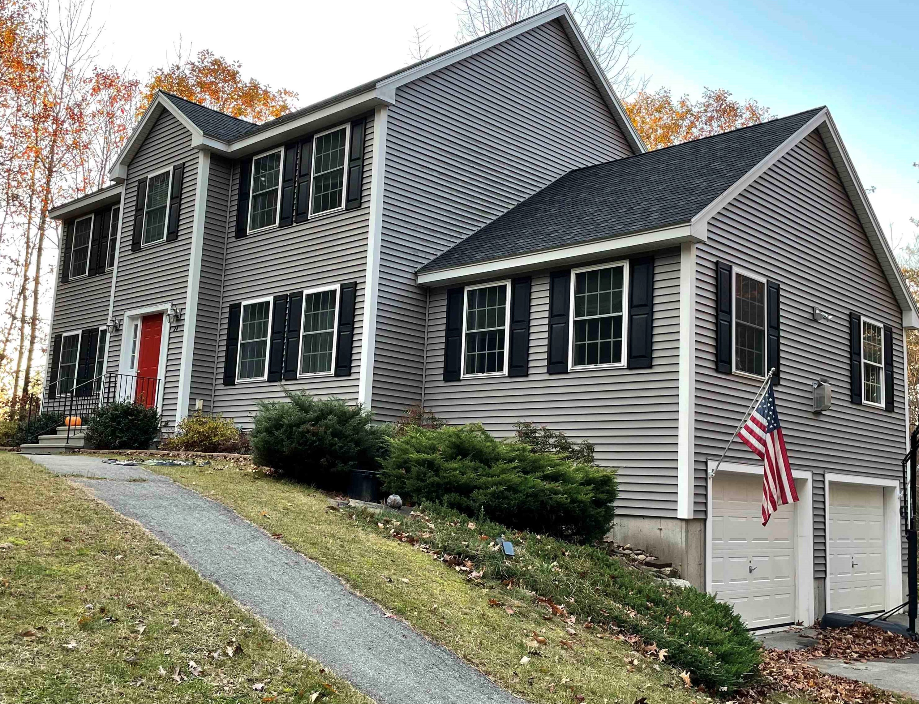 24 Robinson Ln, Pelham, NH 03076