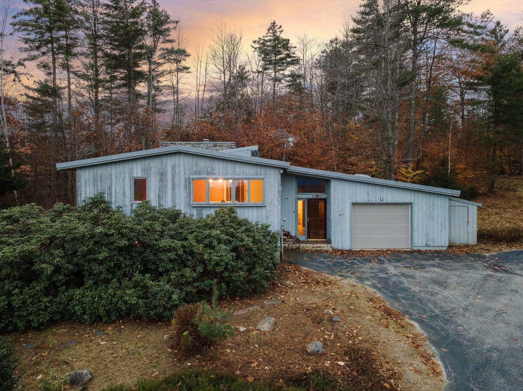 49 Neal Hill Rd, Tuftonboro, NH 03816
