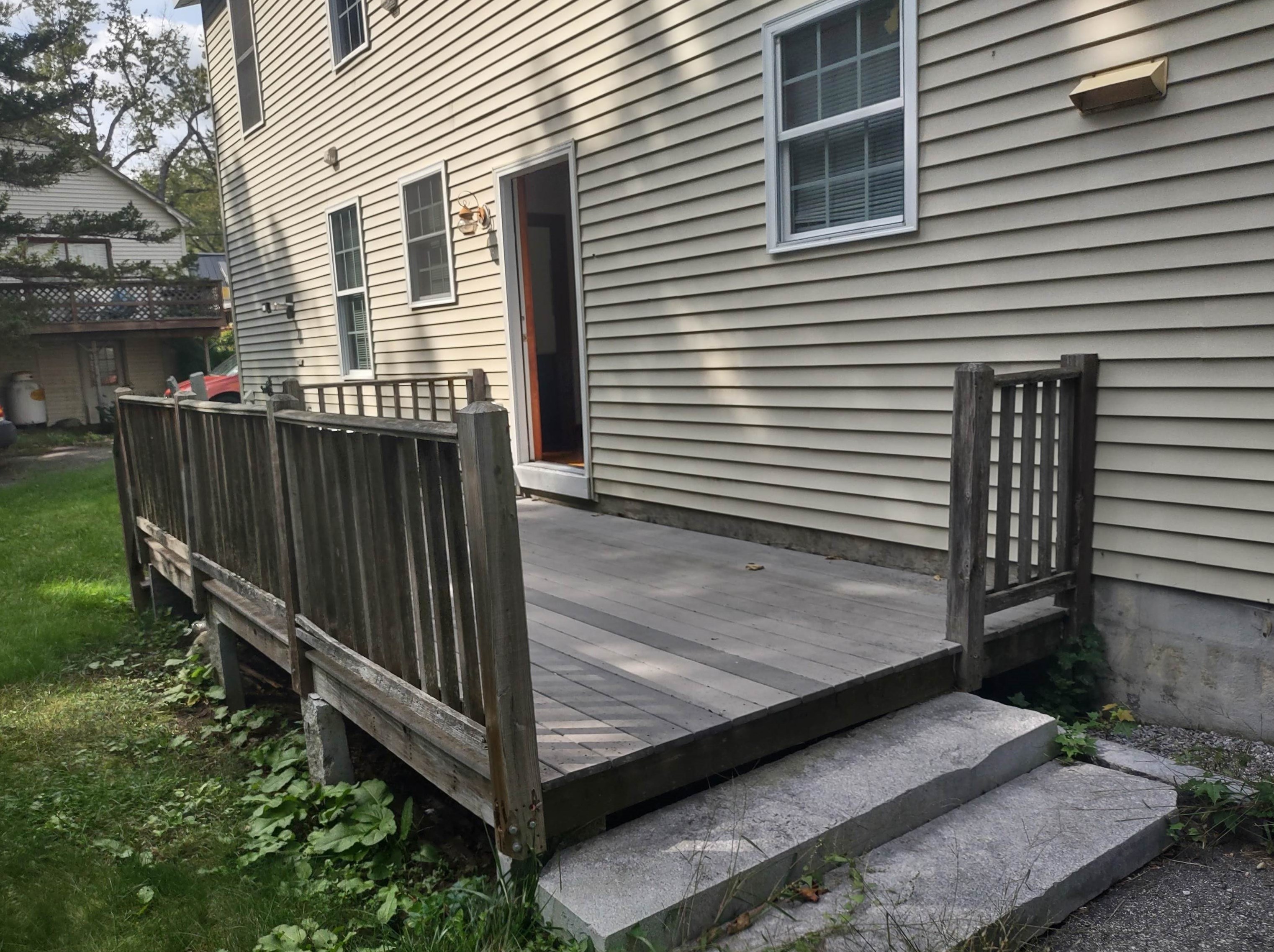 83 Prospect St, Henniker, NH 03242