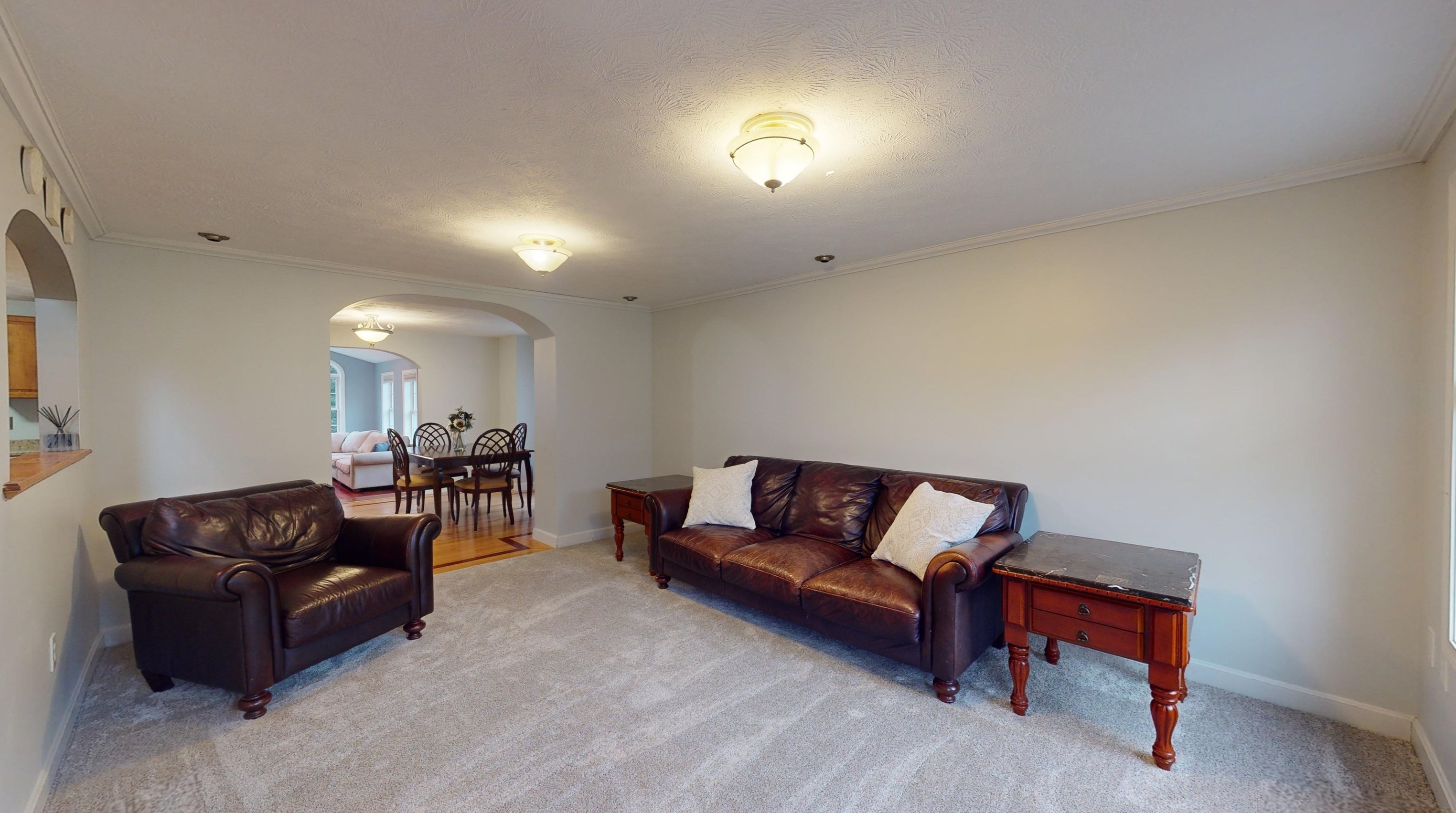 7 Acorn Dr, Londonderry, NH 03053