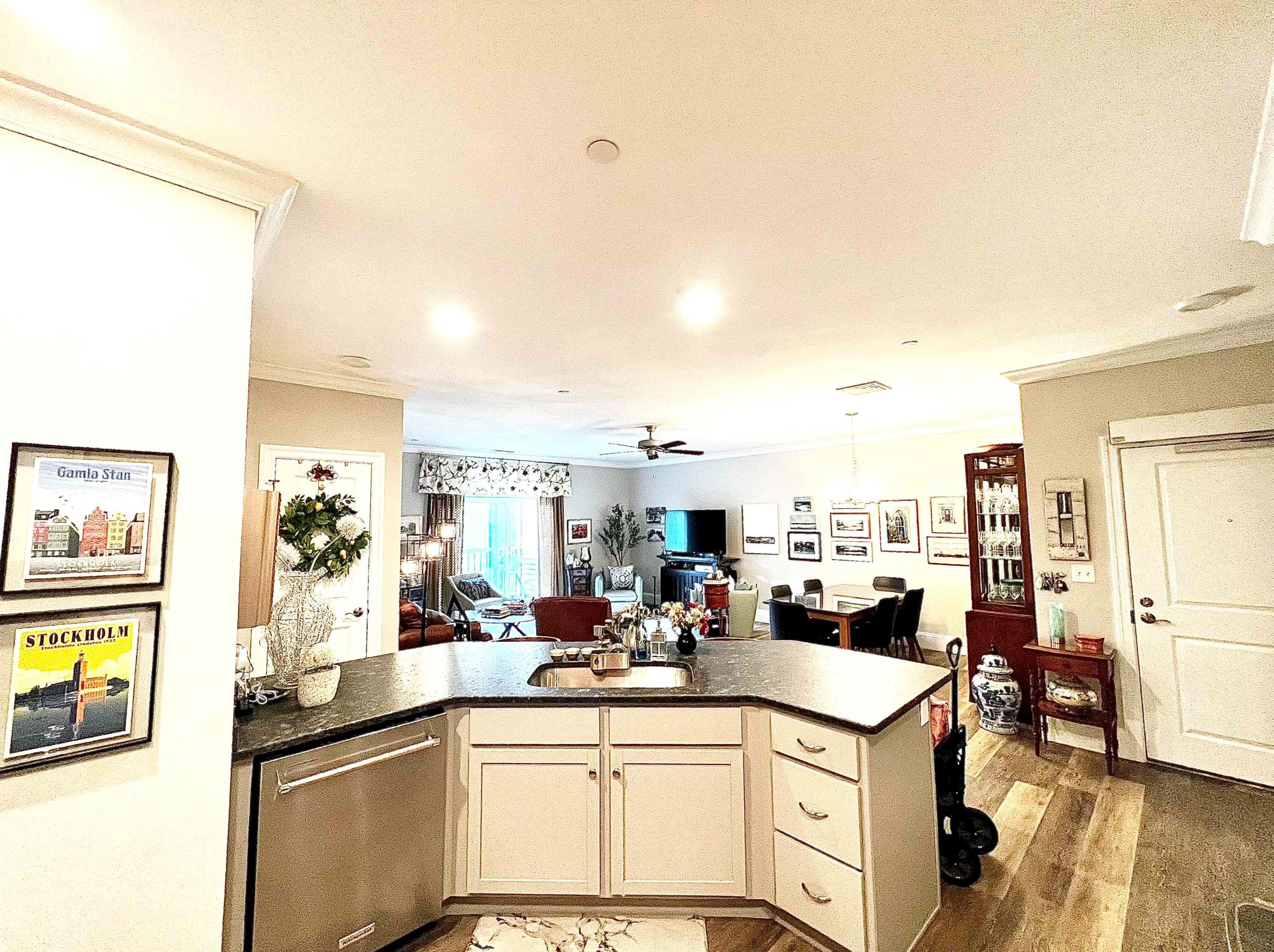 2 Henry David Dr #302, Nashua, NH 03062