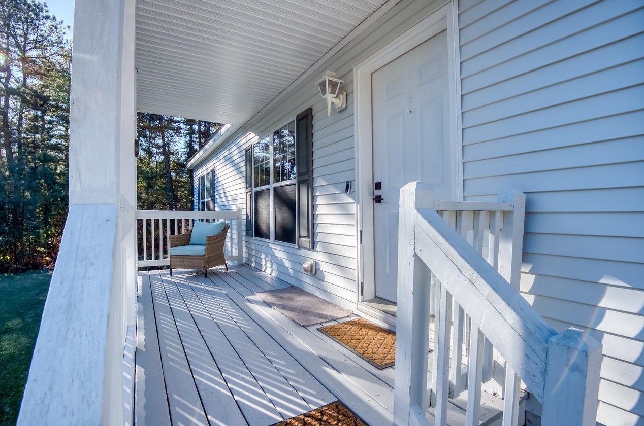 277 Silver Pine Ln, Tamworth, NH 03886