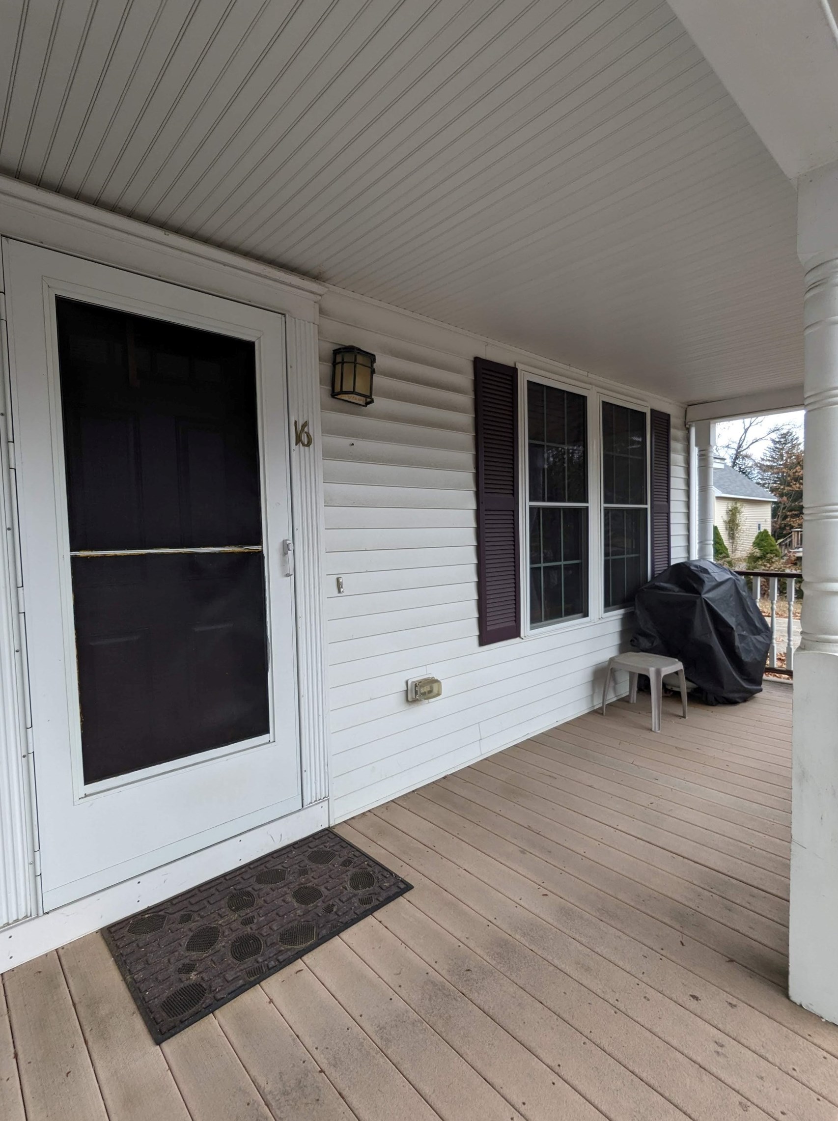 16 Lawrence St, Concord, NH 03301