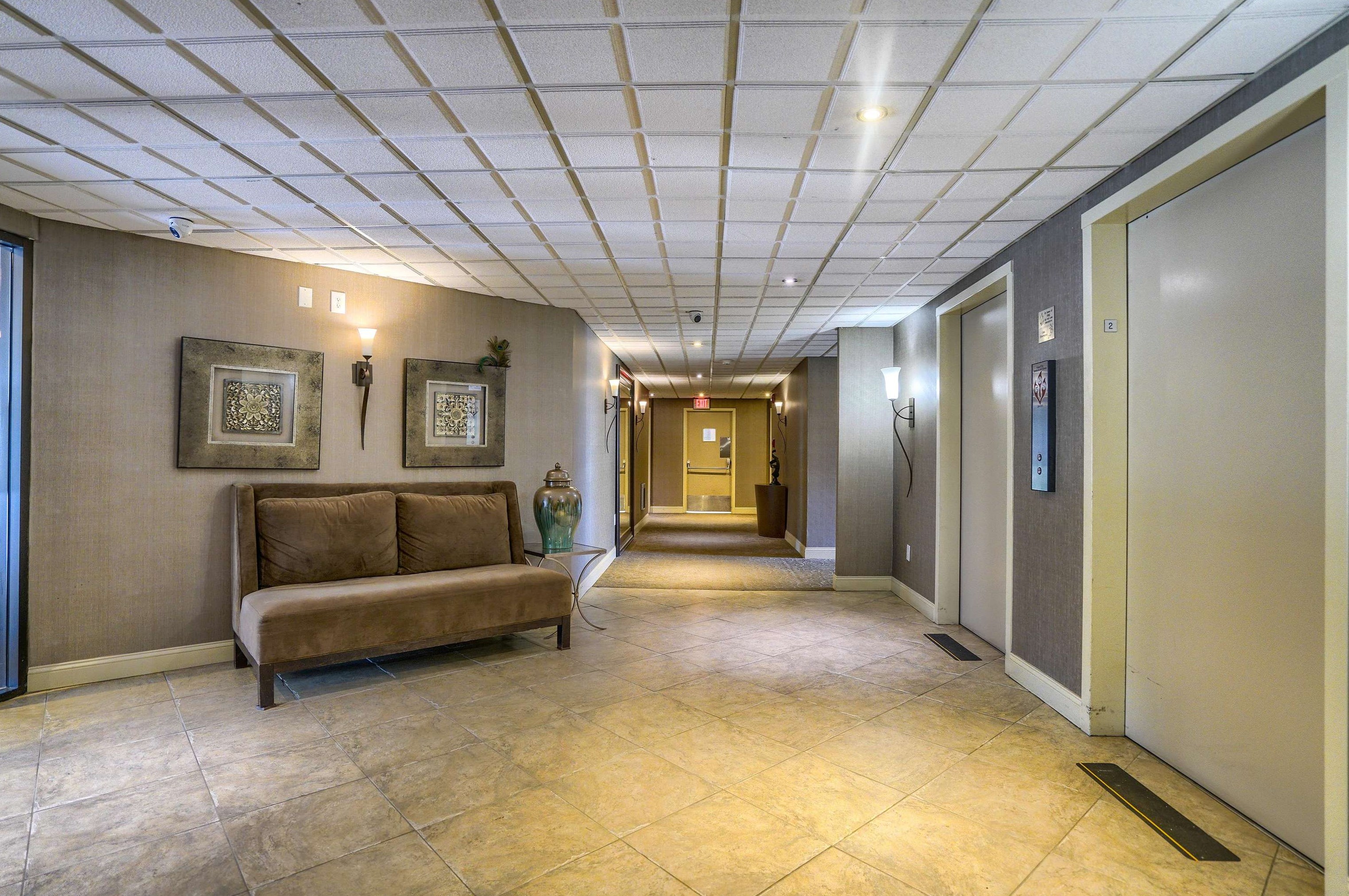 55 River Rd #8d, Manchester, NH 03104