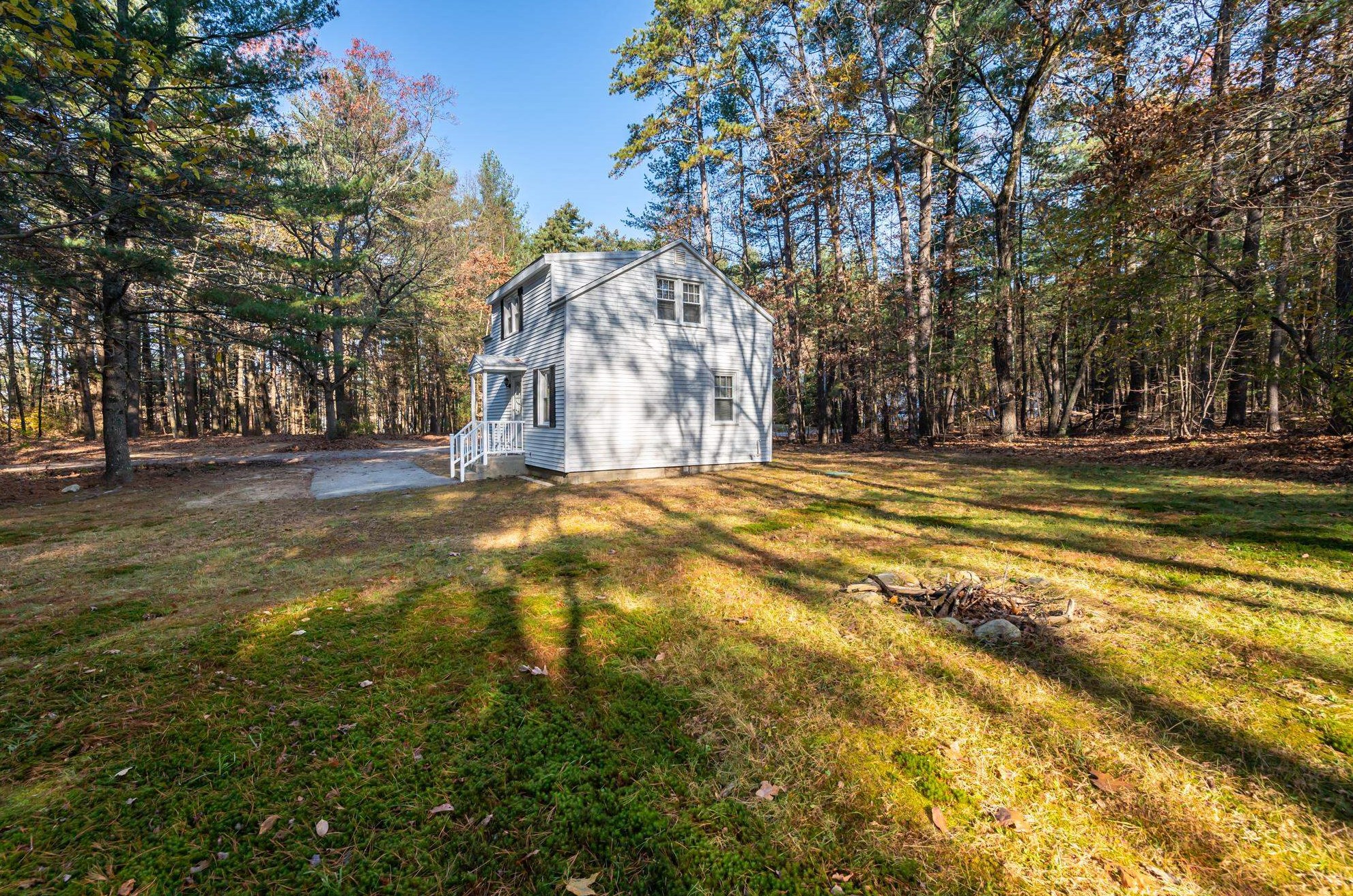 30 Atwood Ave, Hudson, NH 03051 exterior