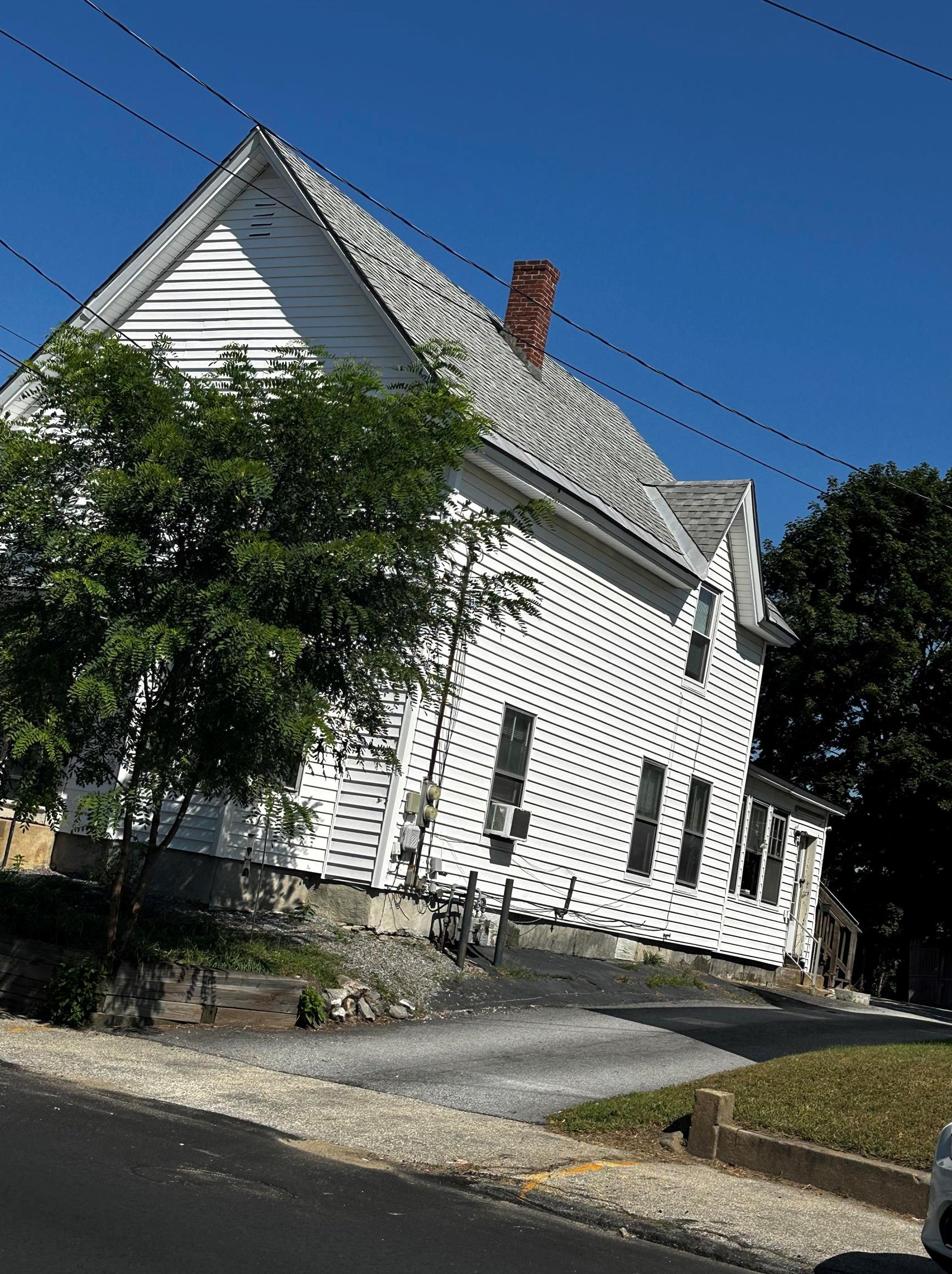 241 W Hancock St, Manchester, NH 03102