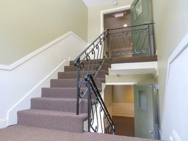 124 Mammoth Rd #206, Manchester, NH 03106