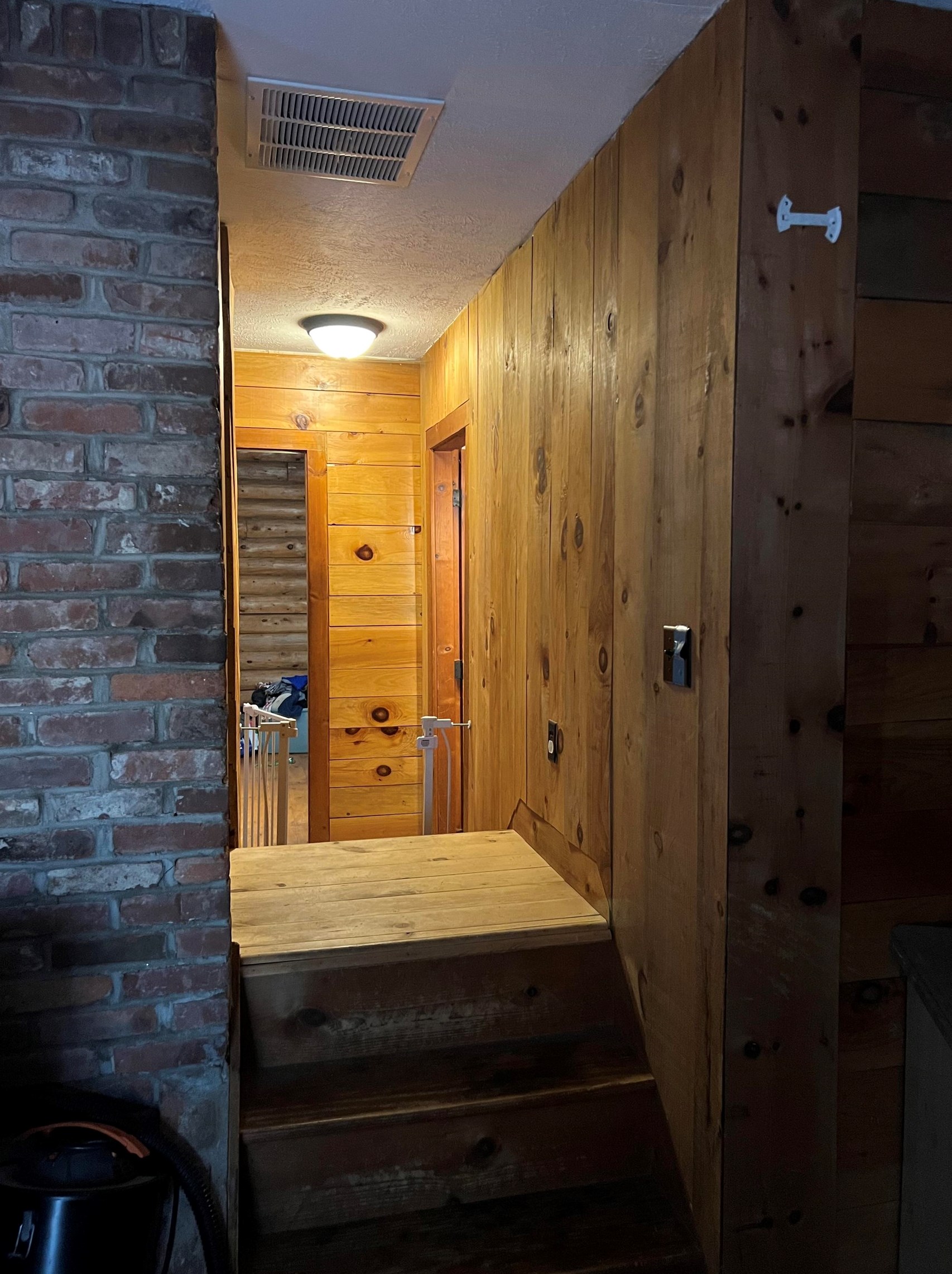 400 Sawyers Crossing Rd, Swanzey NH  03446-3638 exterior