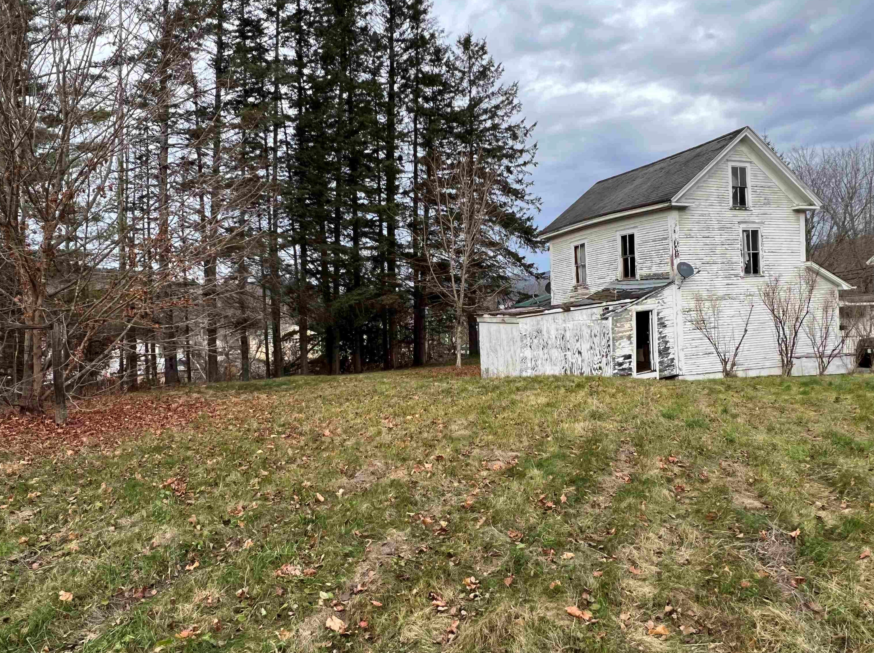 27 Bridge St, W Stewartstwn, NH 03597
