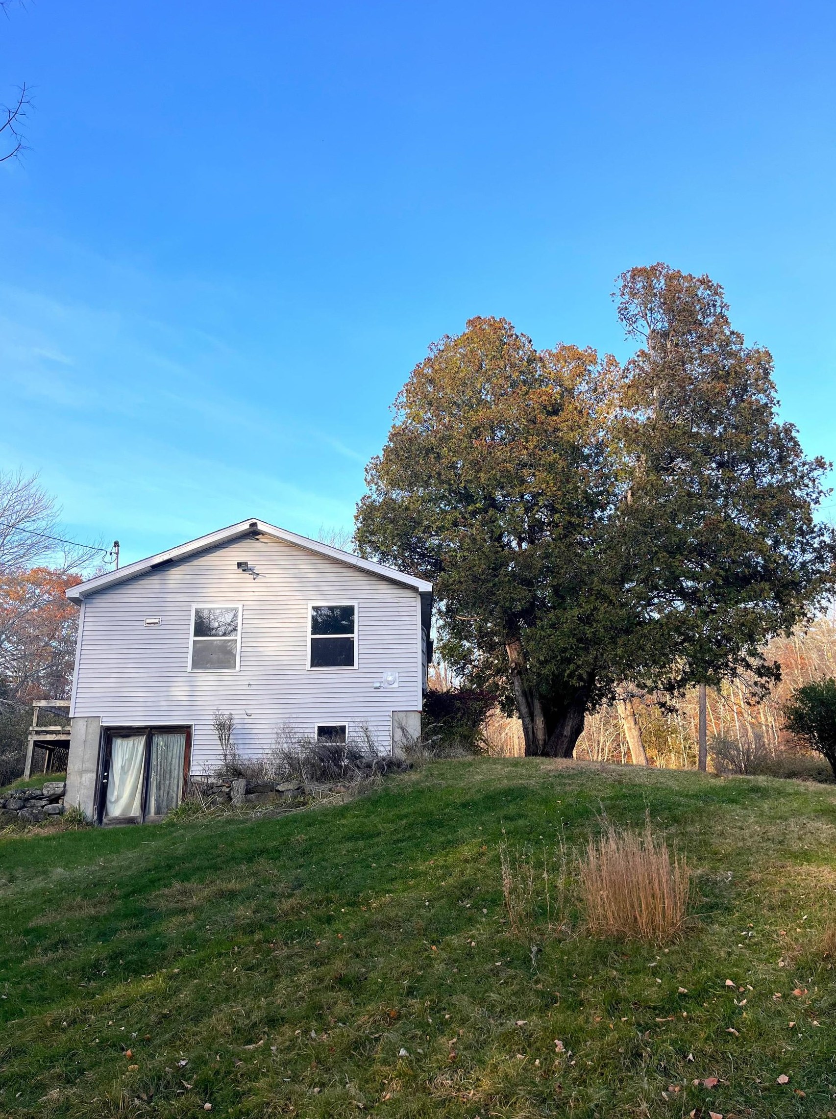 479 Chestnut Hill Rd, Farmington, NH 03835 exterior