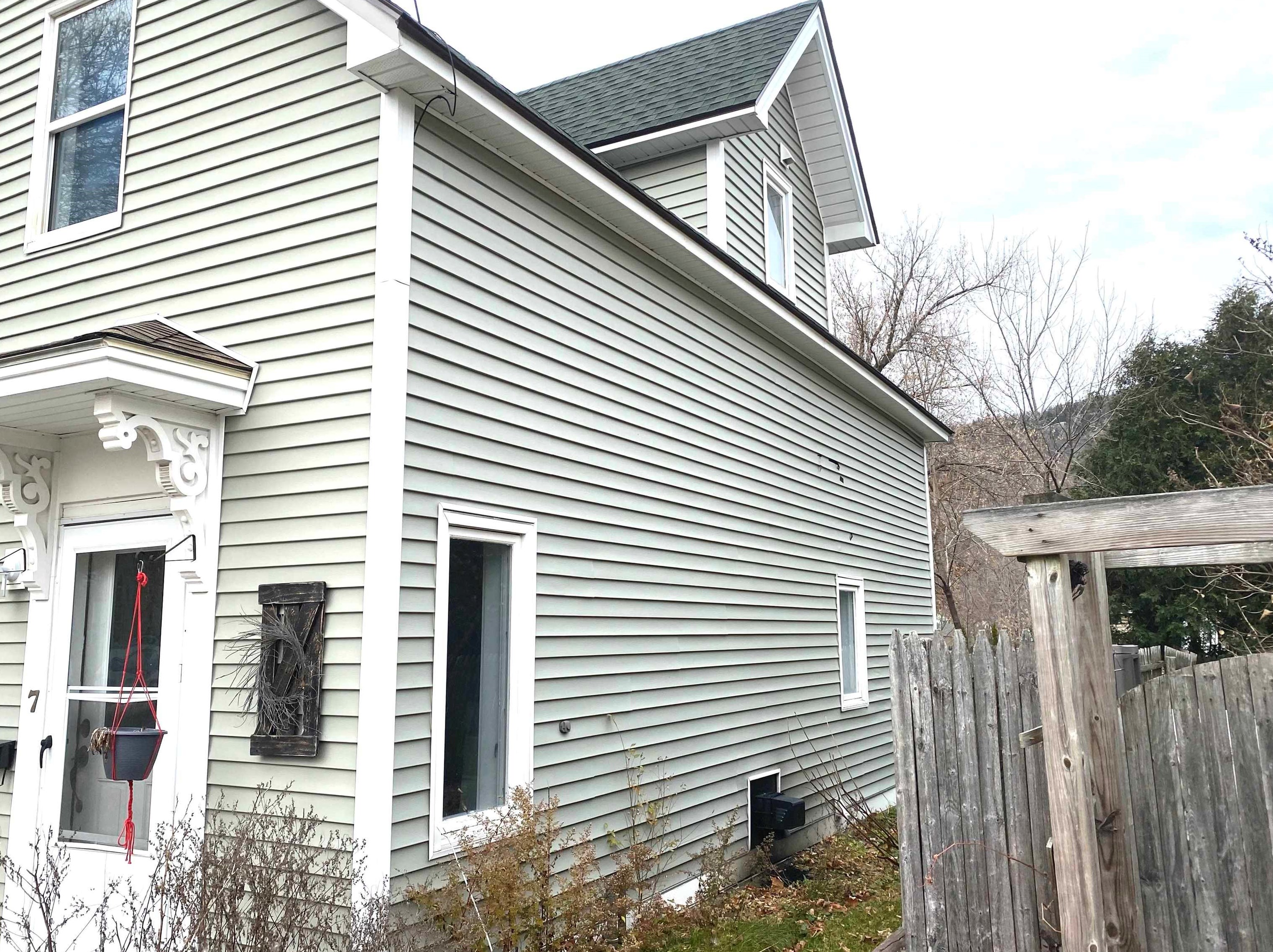 7 Palmer St, Shelburne, NH 03581