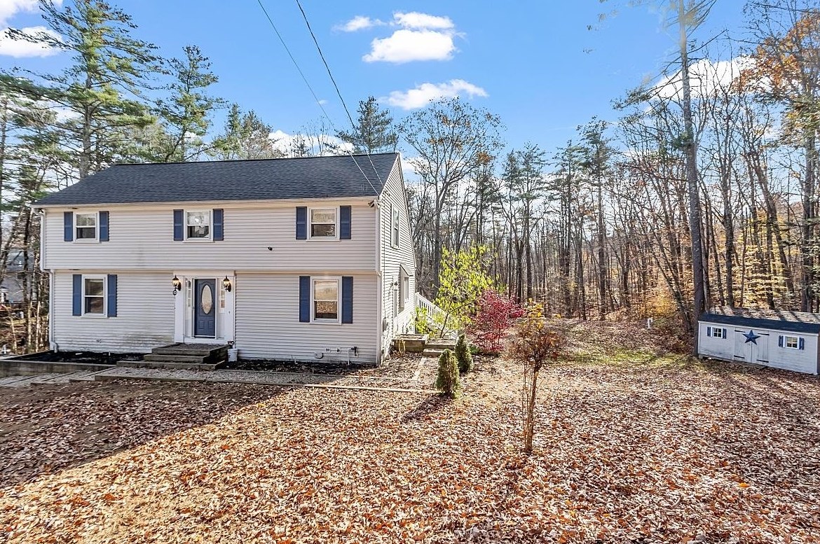 9 Poplar Dr, Raymond, NH 03077