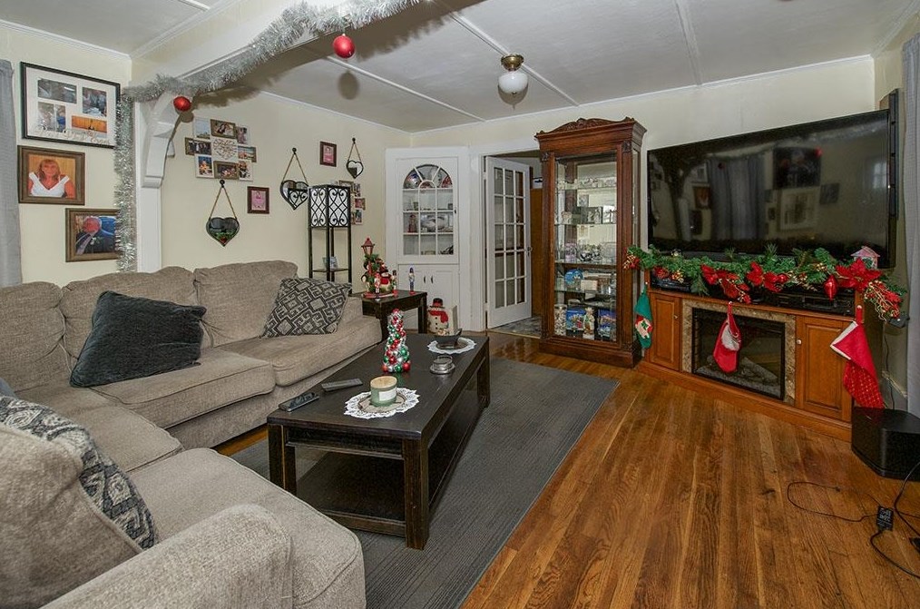 160-164 Front St, Kensington, NH 03833