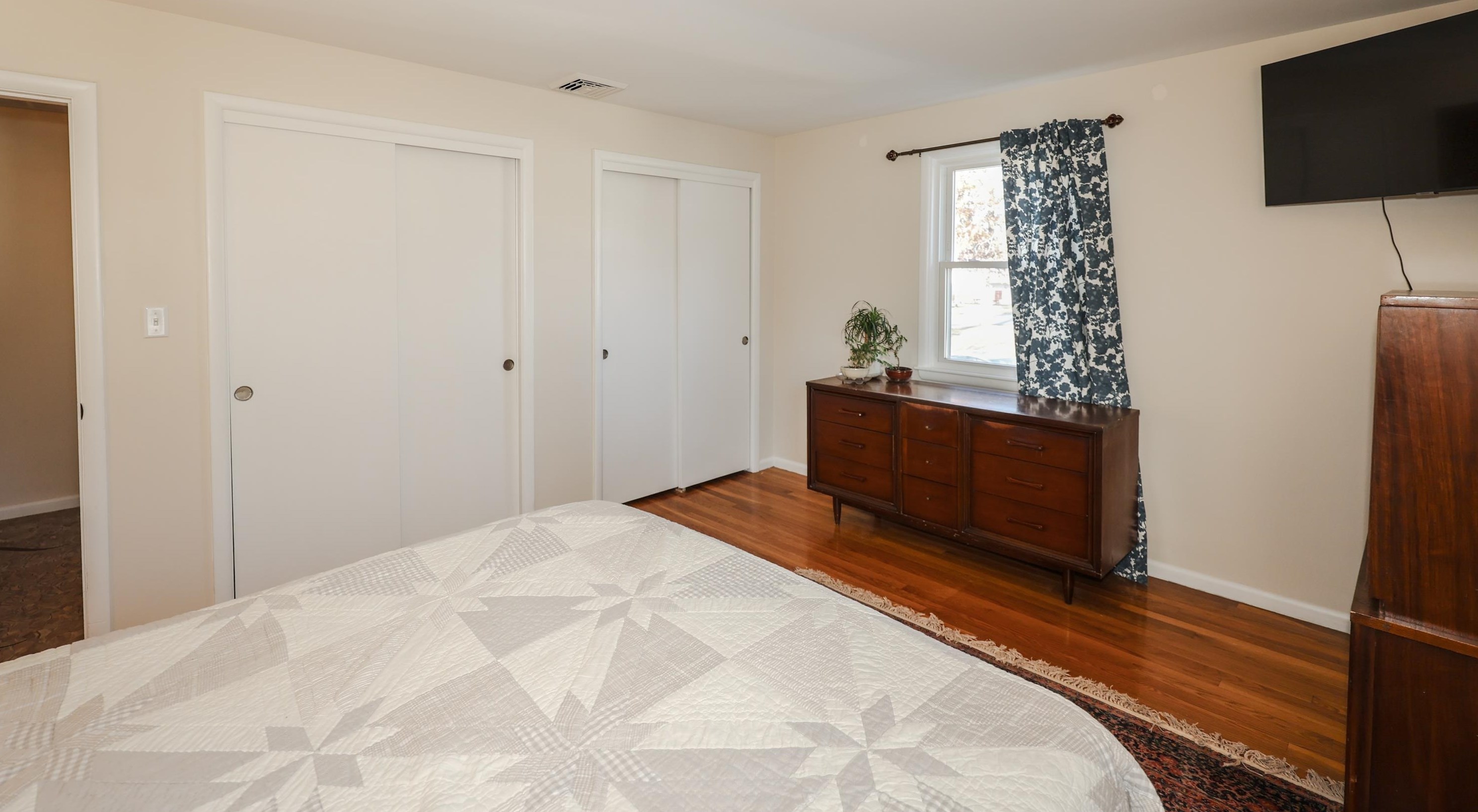 15 Ledge Rd, Hudson NH  03051-3719 exterior