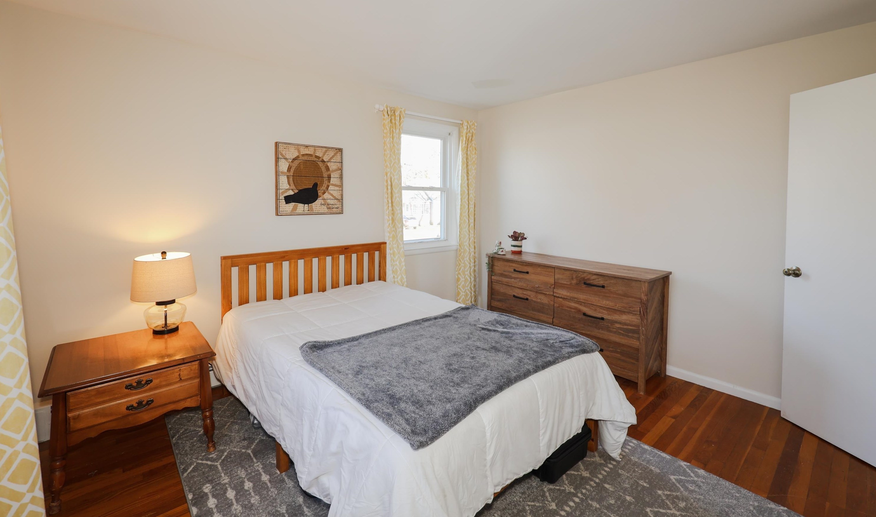 15 Ledge Rd, Hudson NH  03051-3719 exterior