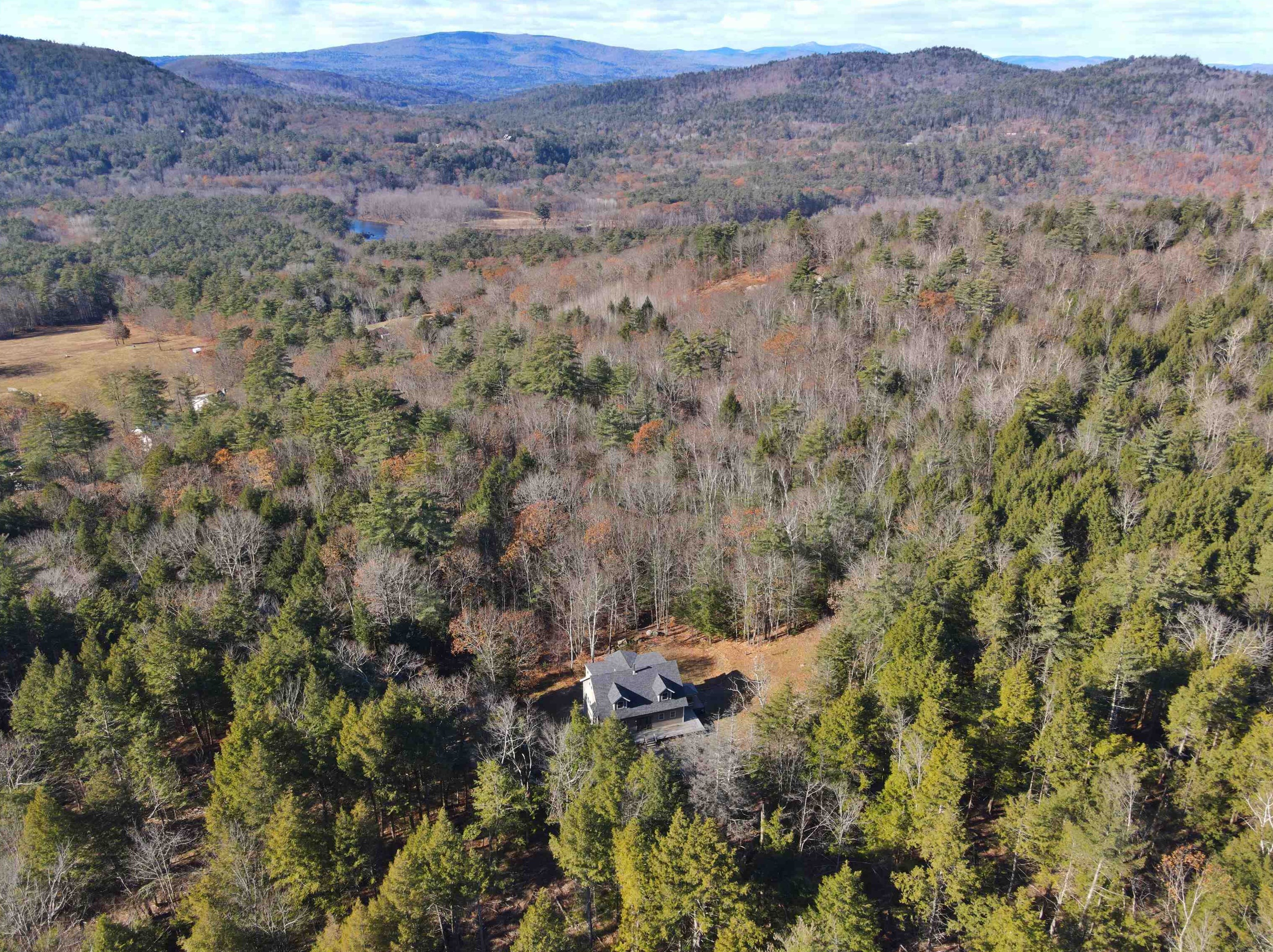 552 Coolidge Woods Rd, New Hampton, NH 03256 exterior