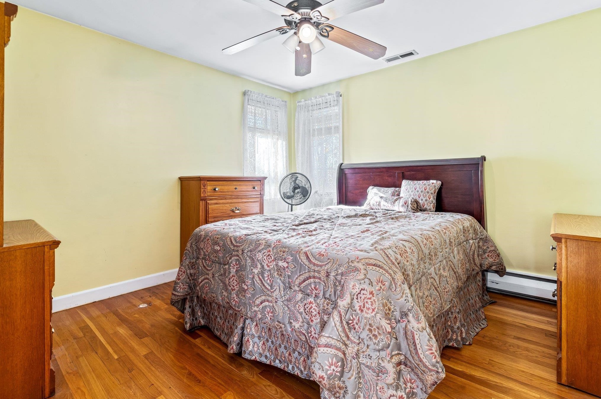 111 Kennard Rd, Manchester NH  03104-4024 exterior