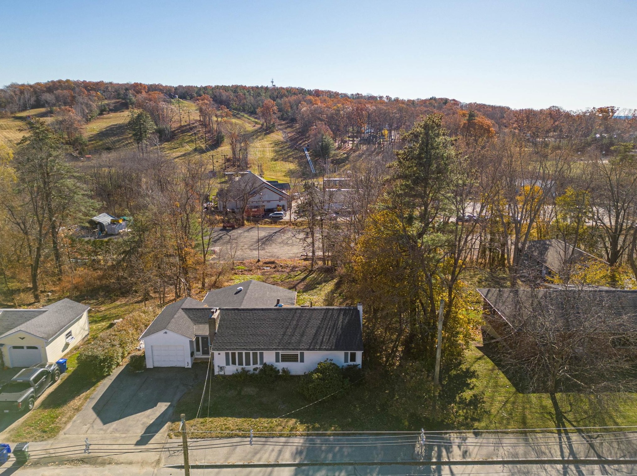 111 Kennard Rd, Manchester NH  03104-4024 exterior