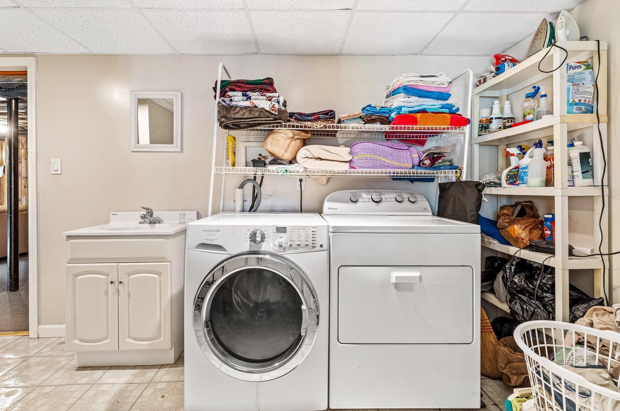 111 Kennard Rd, Manchester NH  03104-4024 exterior