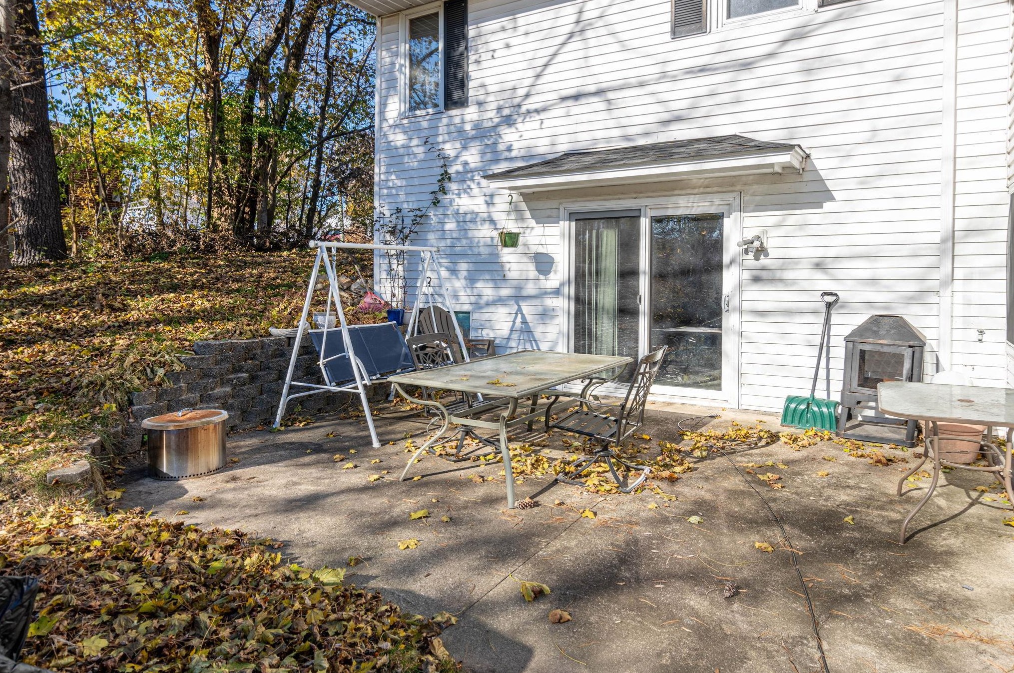 111 Kennard Rd, Manchester NH  03104-4024 exterior