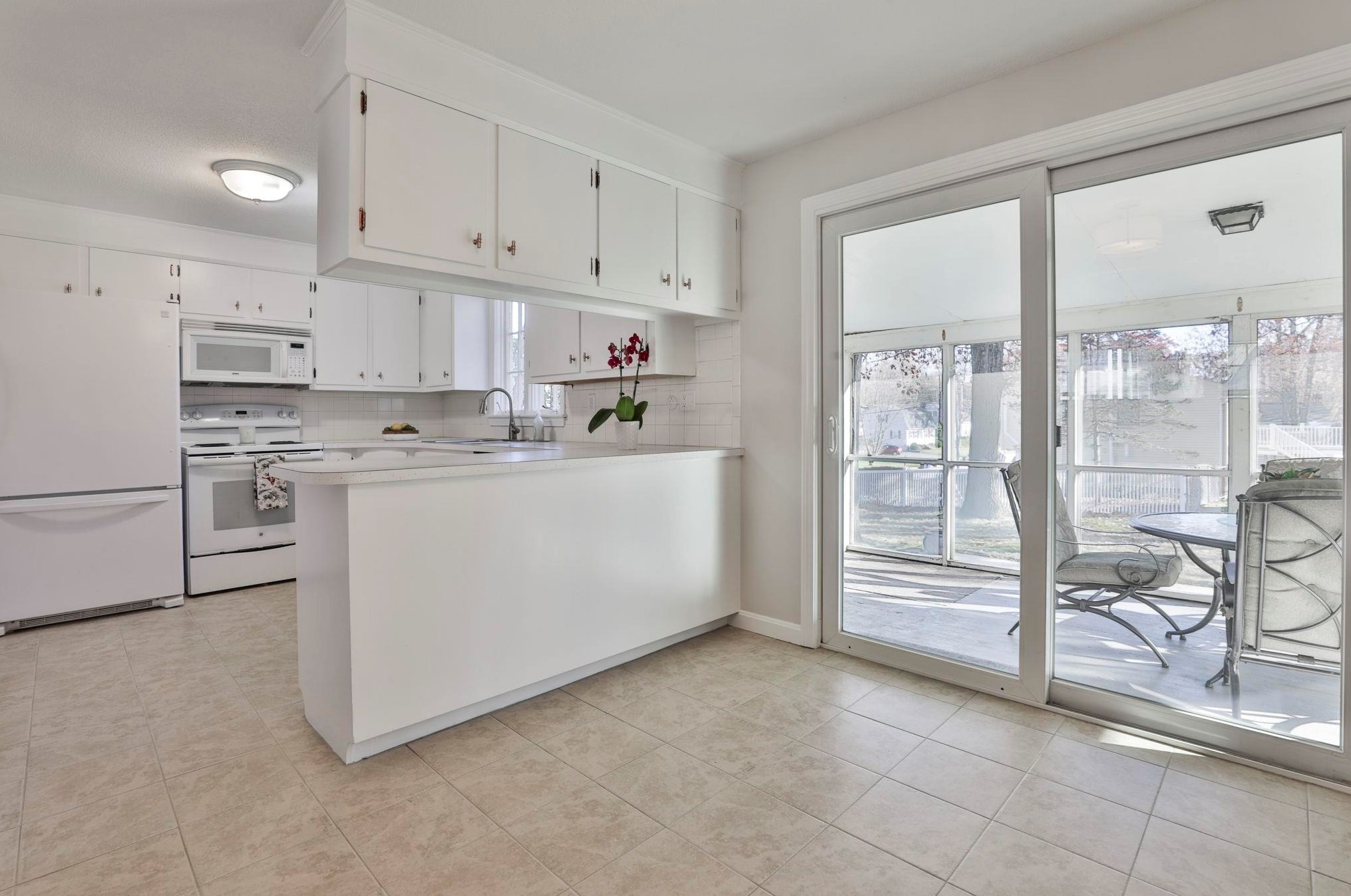 2 Hulme St, Manchester NH  03109-4520 exterior