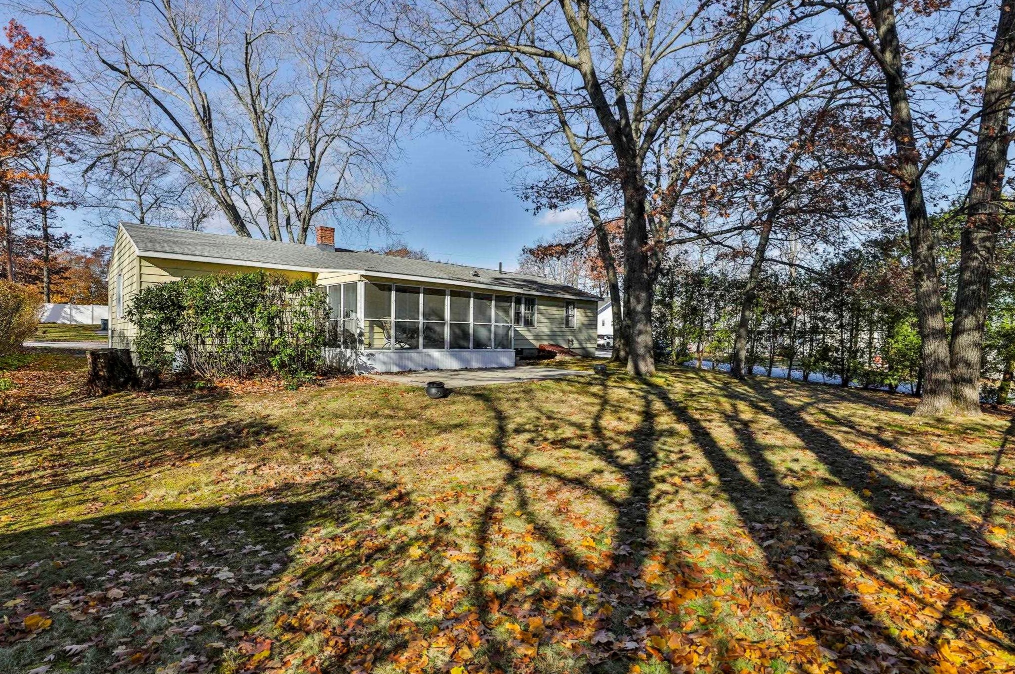 2 Hulme St, Manchester NH  03109-4520 exterior